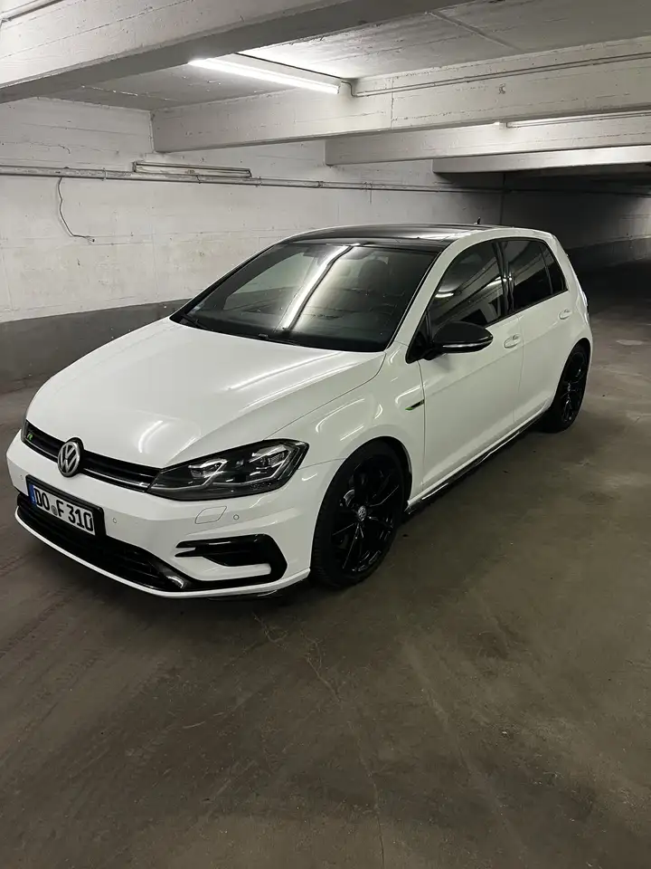 Volkswagen Golf R