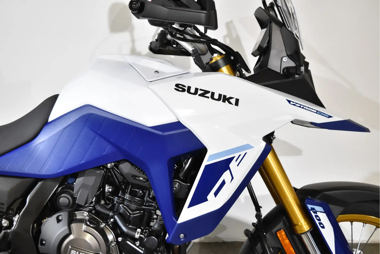 Suzuki V-Strom 800DE Wit - 2