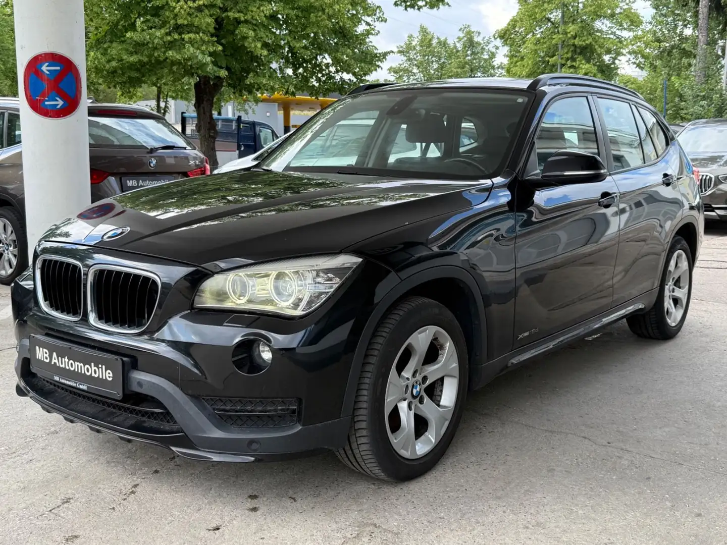 BMW X1 18d xDrive Sport Line*XENON*PANO*AHK* Noir - 1