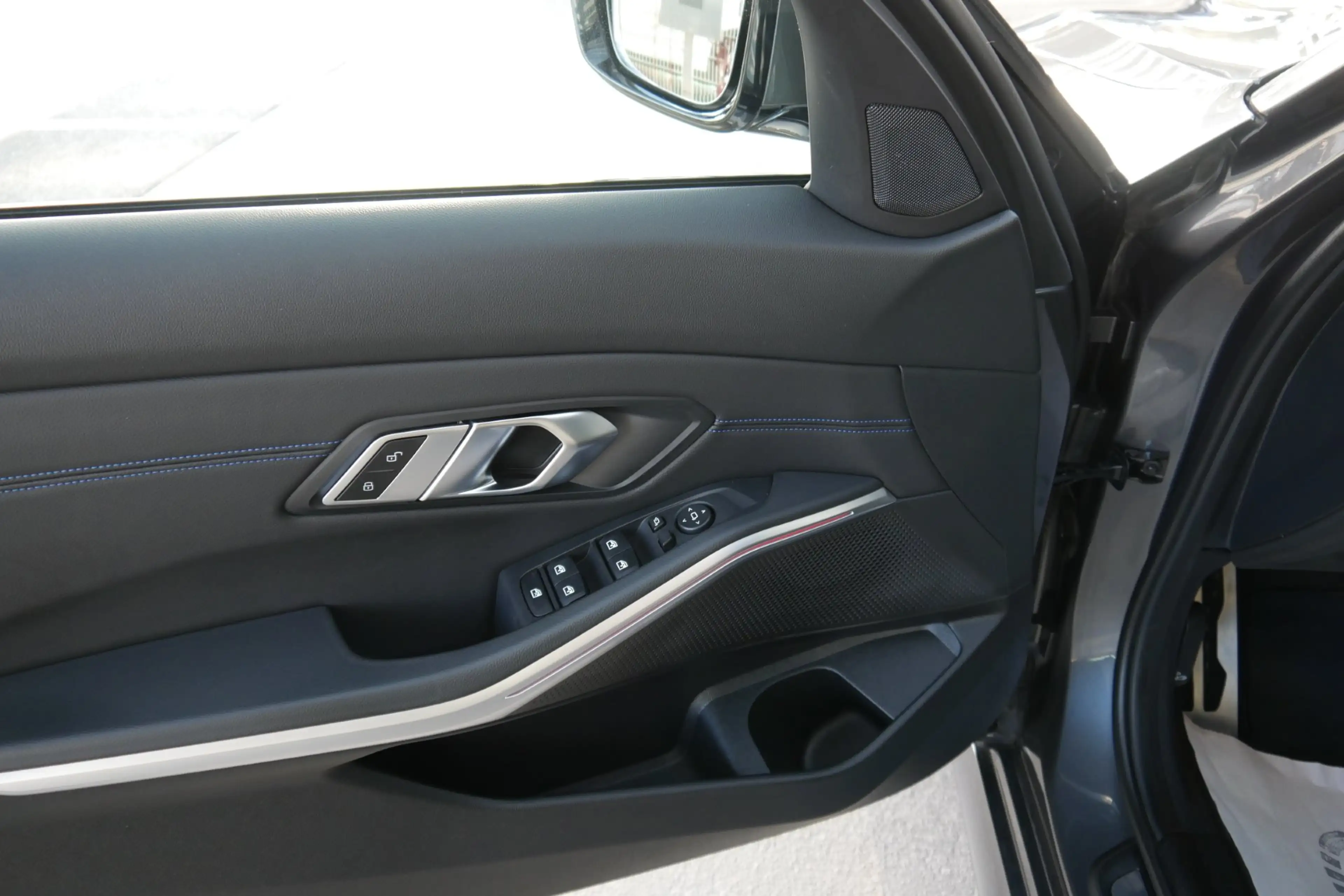 BMW 318 d *M-Paket/Business Paket Plus/Rückfahrkamera/LED/Sitzhzg.* — photo 7