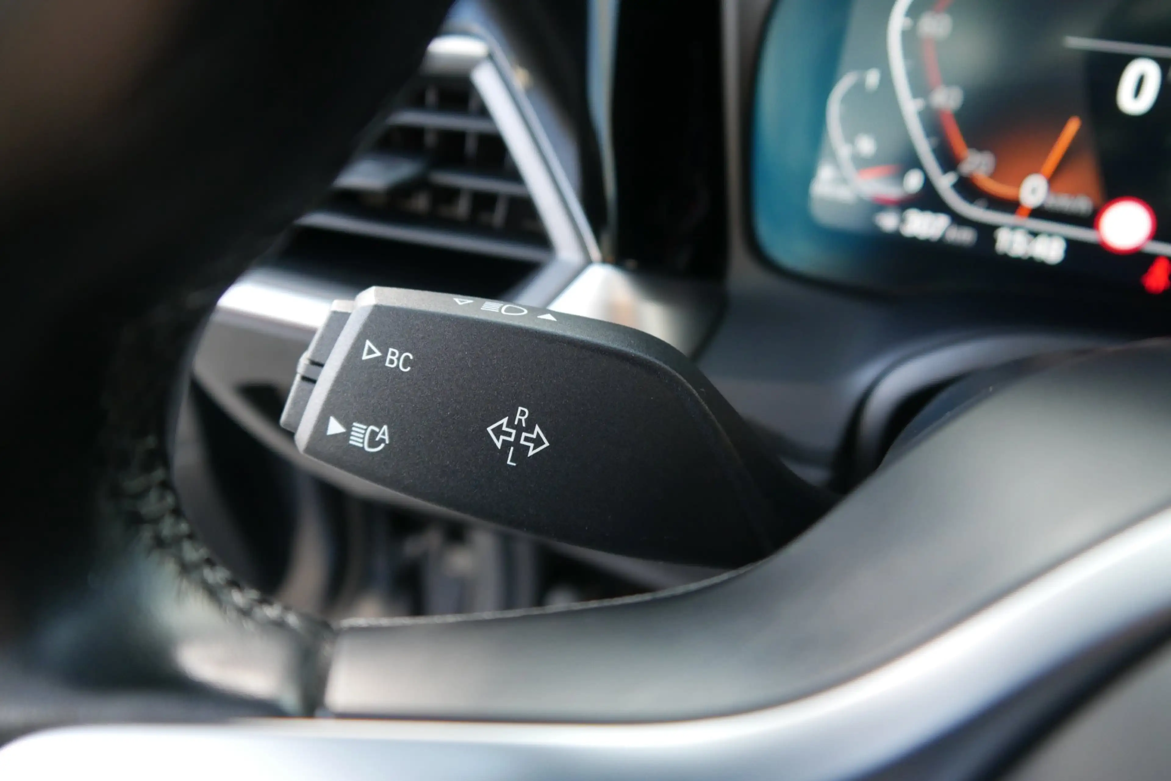 BMW 318 d *M-Paket/Business Paket Plus/Rückfahrkamera/LED/Sitzhzg.* — photo 13