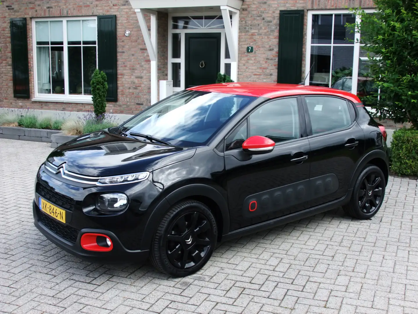 Citroen C3 1.2 PureTech S&S Shine , Camera , Lane-assist , Ca Schwarz - 1