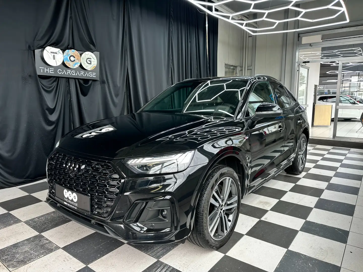 Audi Q5 50 TFSI e quattro S line Schwarz - 1