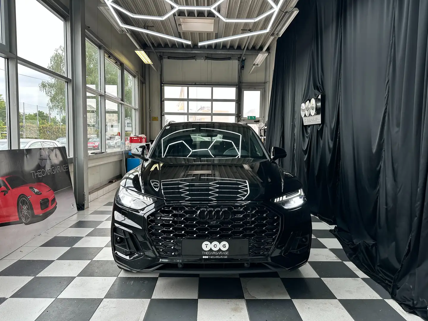 Audi Q5 50 TFSI e quattro S line Schwarz - 2