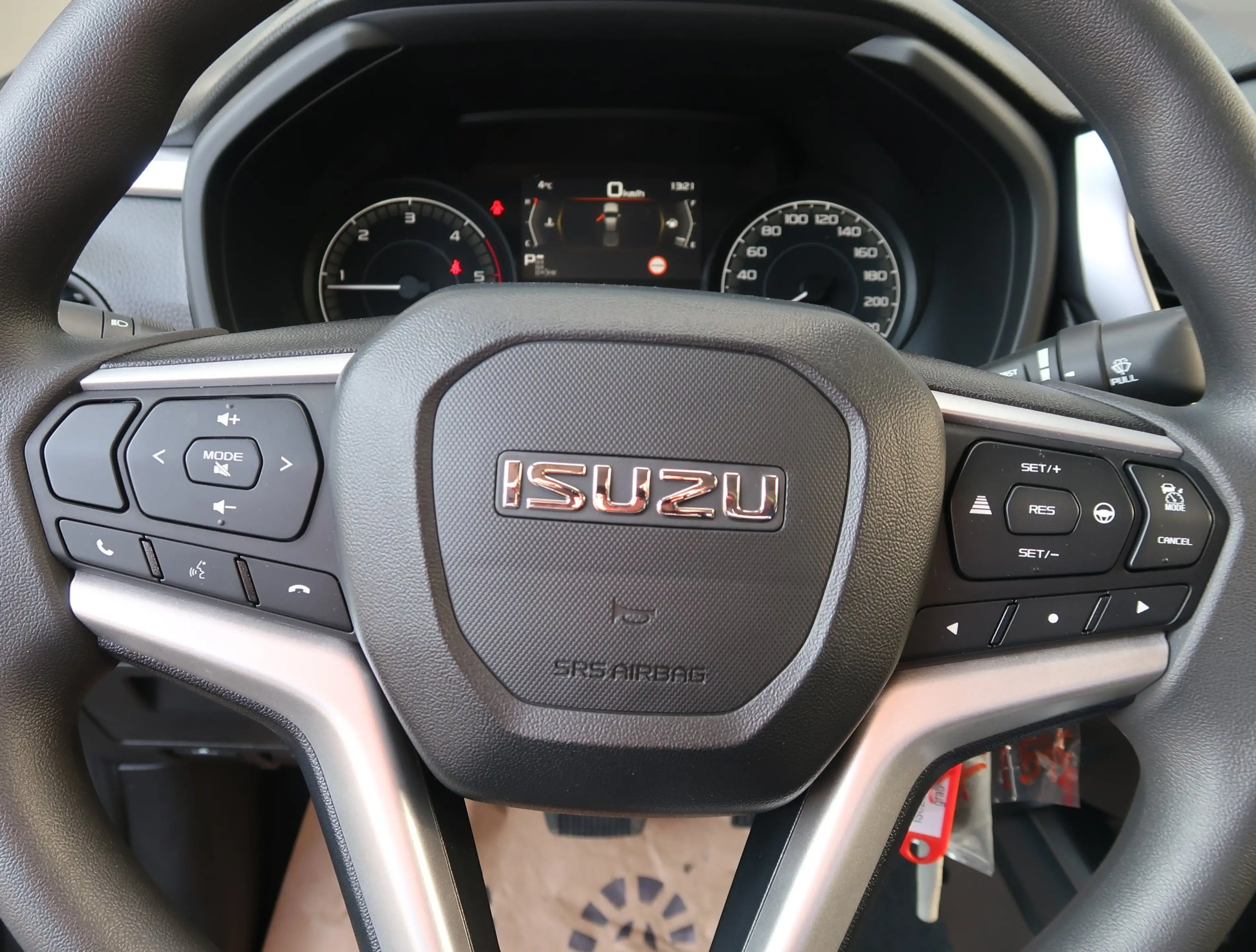 Isuzu D-Max Double Cap 4WD 1.9 LS Automatik — photo 8