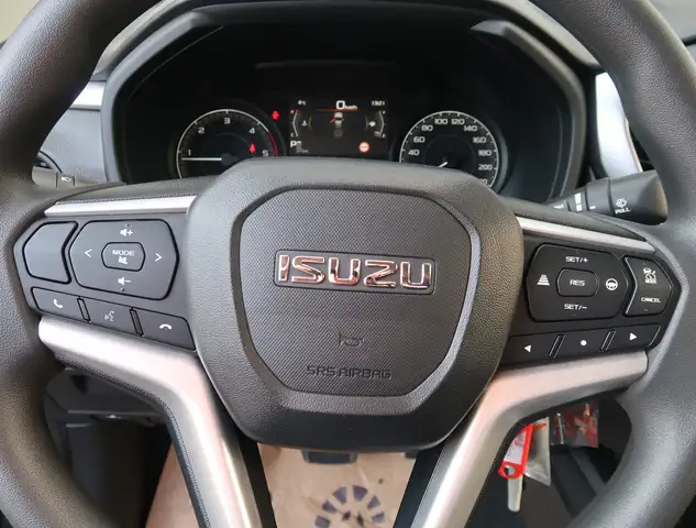 Isuzu D-Max Double Cap 4WD 1.9 LS Automatik Ansicht 19