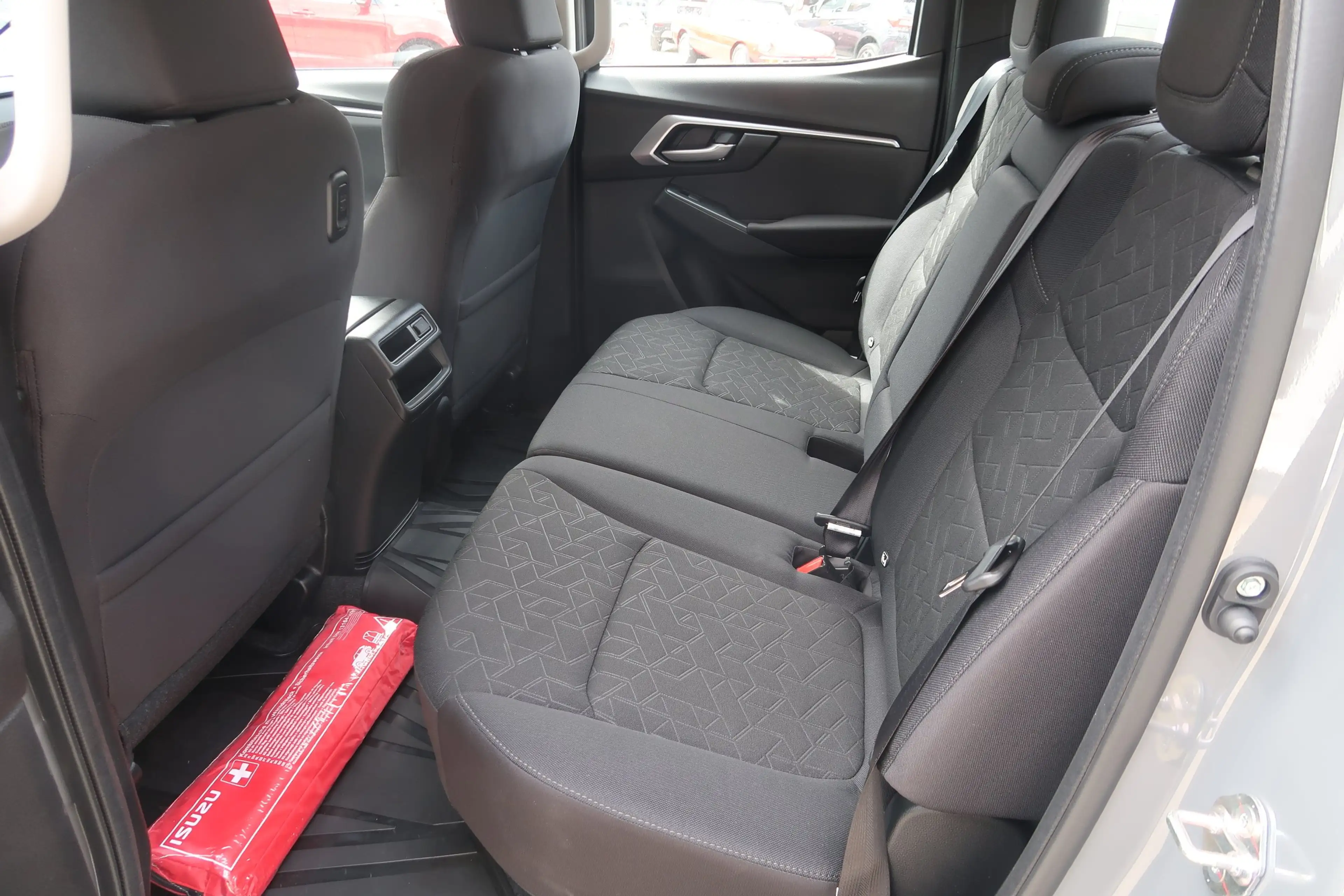 Isuzu D-Max Double Cap 4WD 1.9 LS Automatik — photo 11