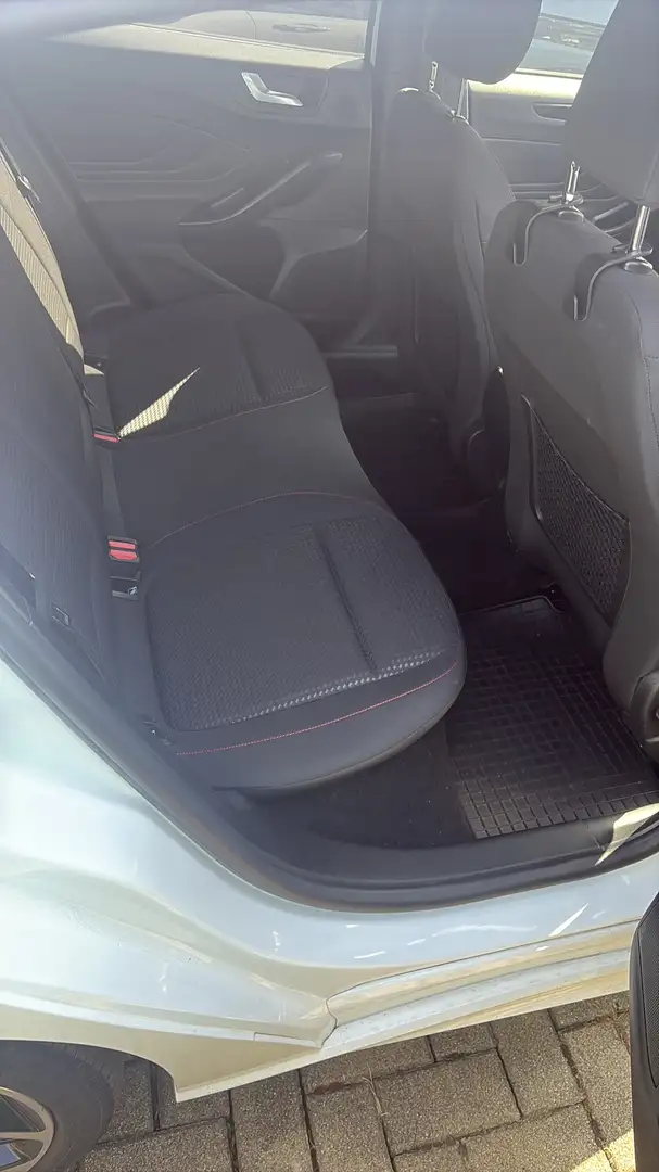 Ford Focus ST-Line X Weiß - 2