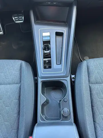 Volkswagen Golf view 14