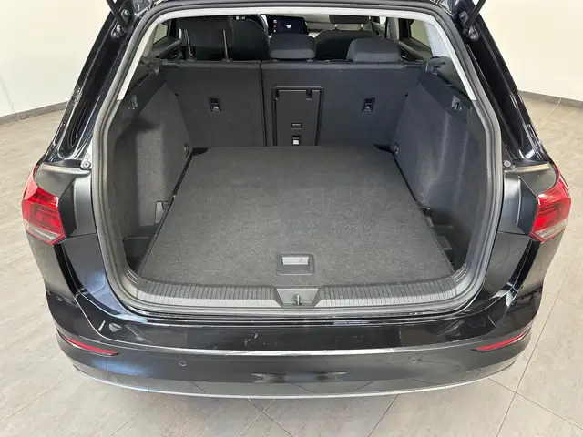 Volkswagen Golf view 6