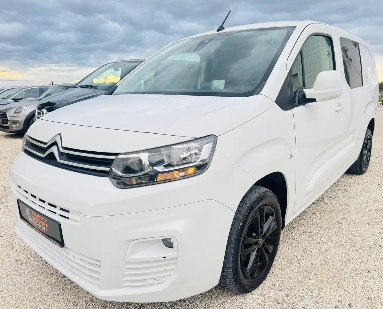 Citroen Berlingo XL Long châssis gps airco camera 3 places Wit - 1