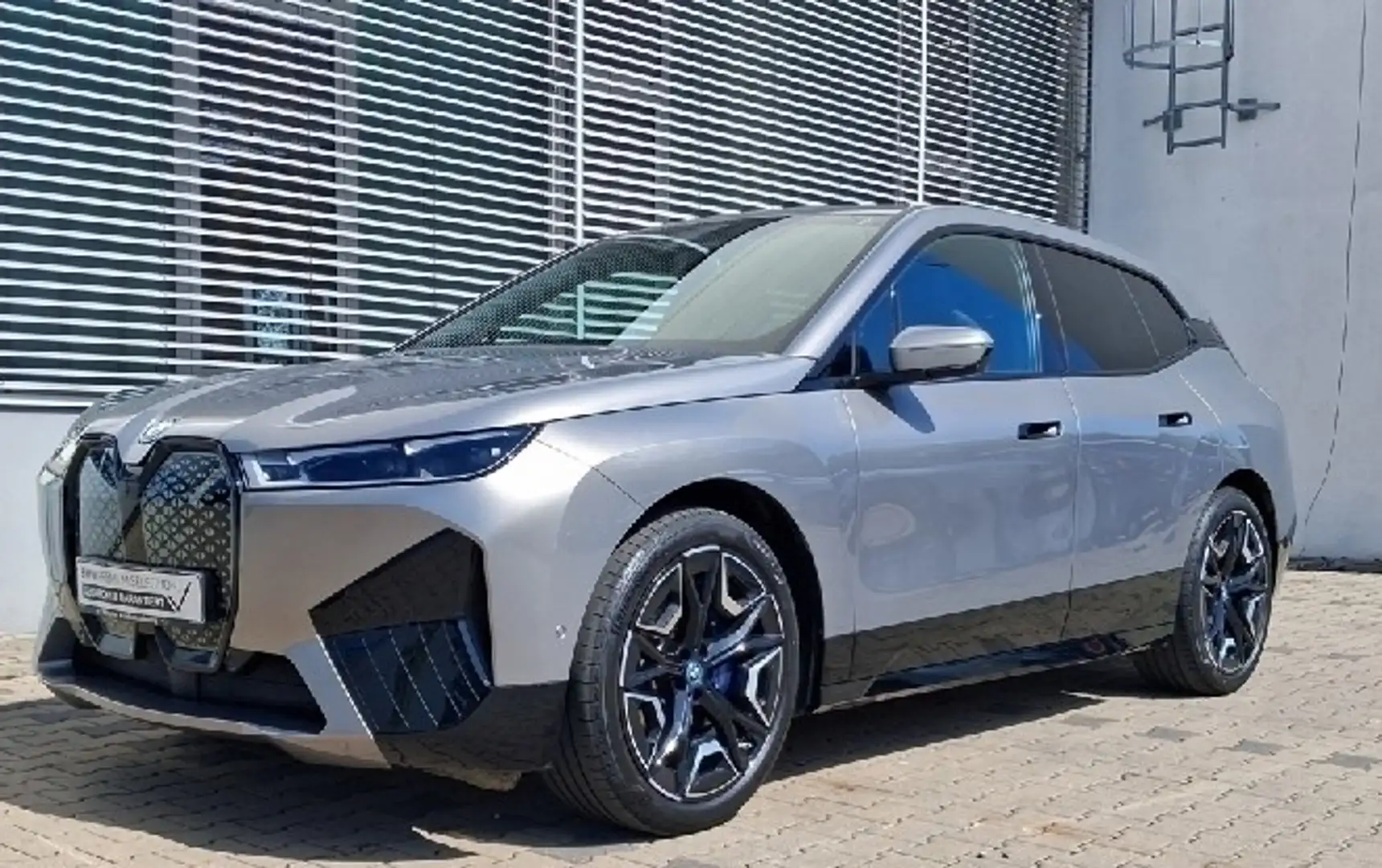 BMW iX Kamera/H&K/AHK/Laser/Sportpaket Grau - 1