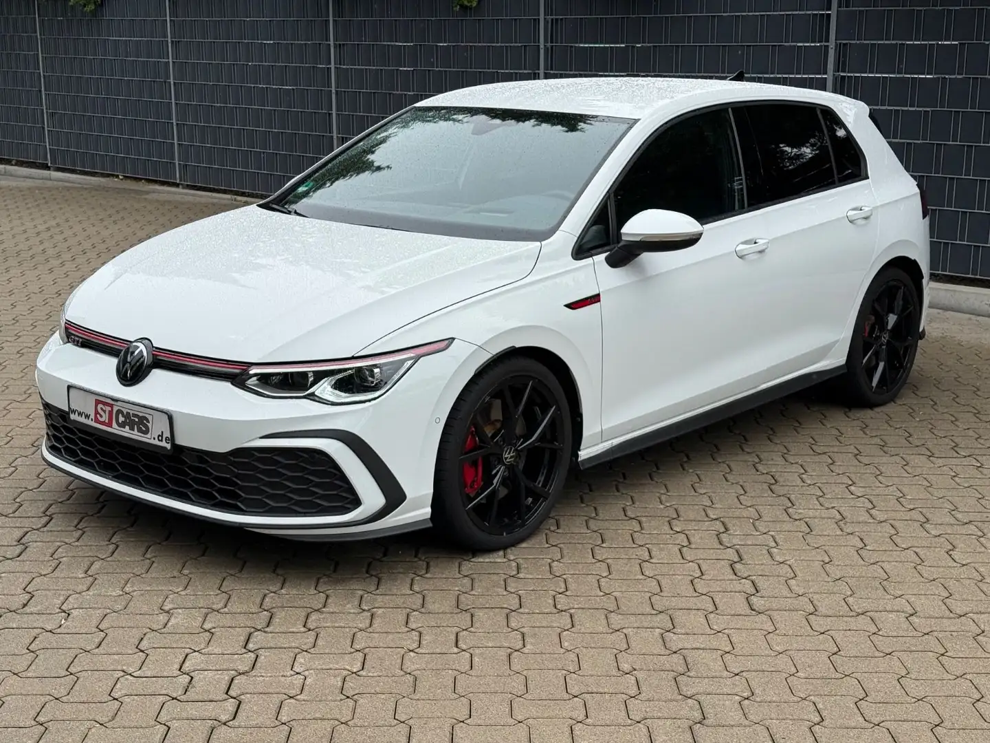 Volkswagen Golf VIII Lim. GTI Matrix 19" H&K Sound Head_Up Weiß - 2