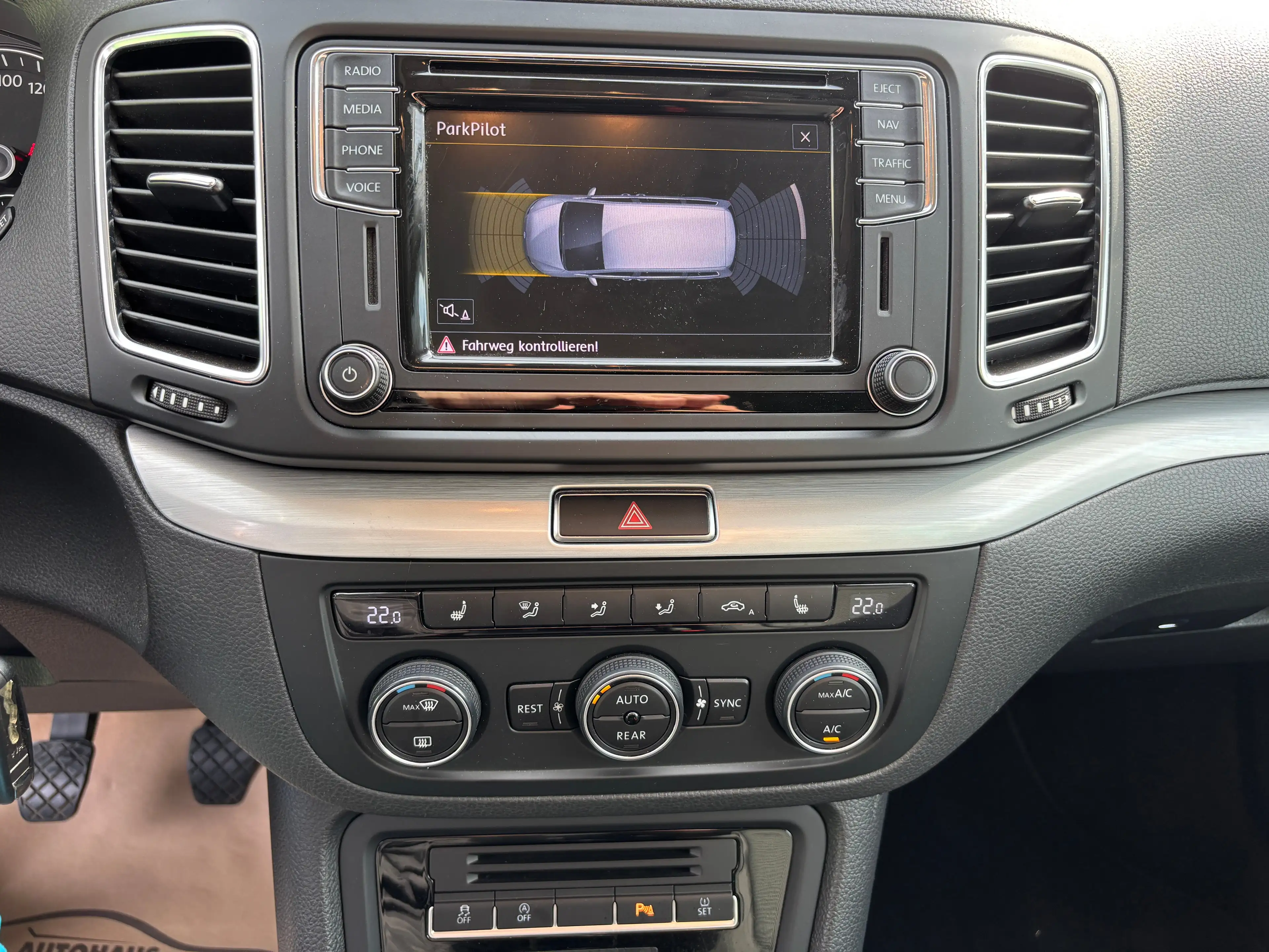 Volkswagen Sharan Comfortline *NAVI*LED*Sitzheizung*Einparkhilfe* — photo 12