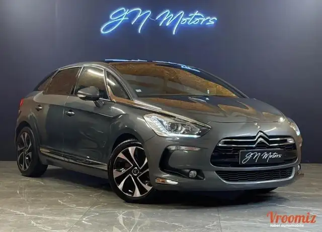 DS Automobiles DS 5 2.0 hdi 165 sochic entretien complet garantie 12 mois