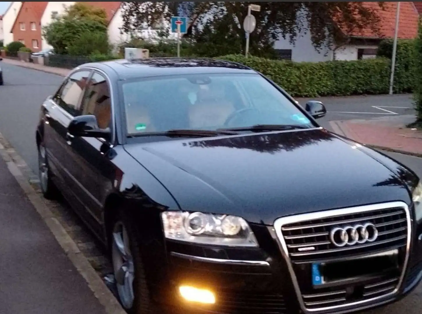 Audi A8 4.2 FSI quattro Langversion - 1