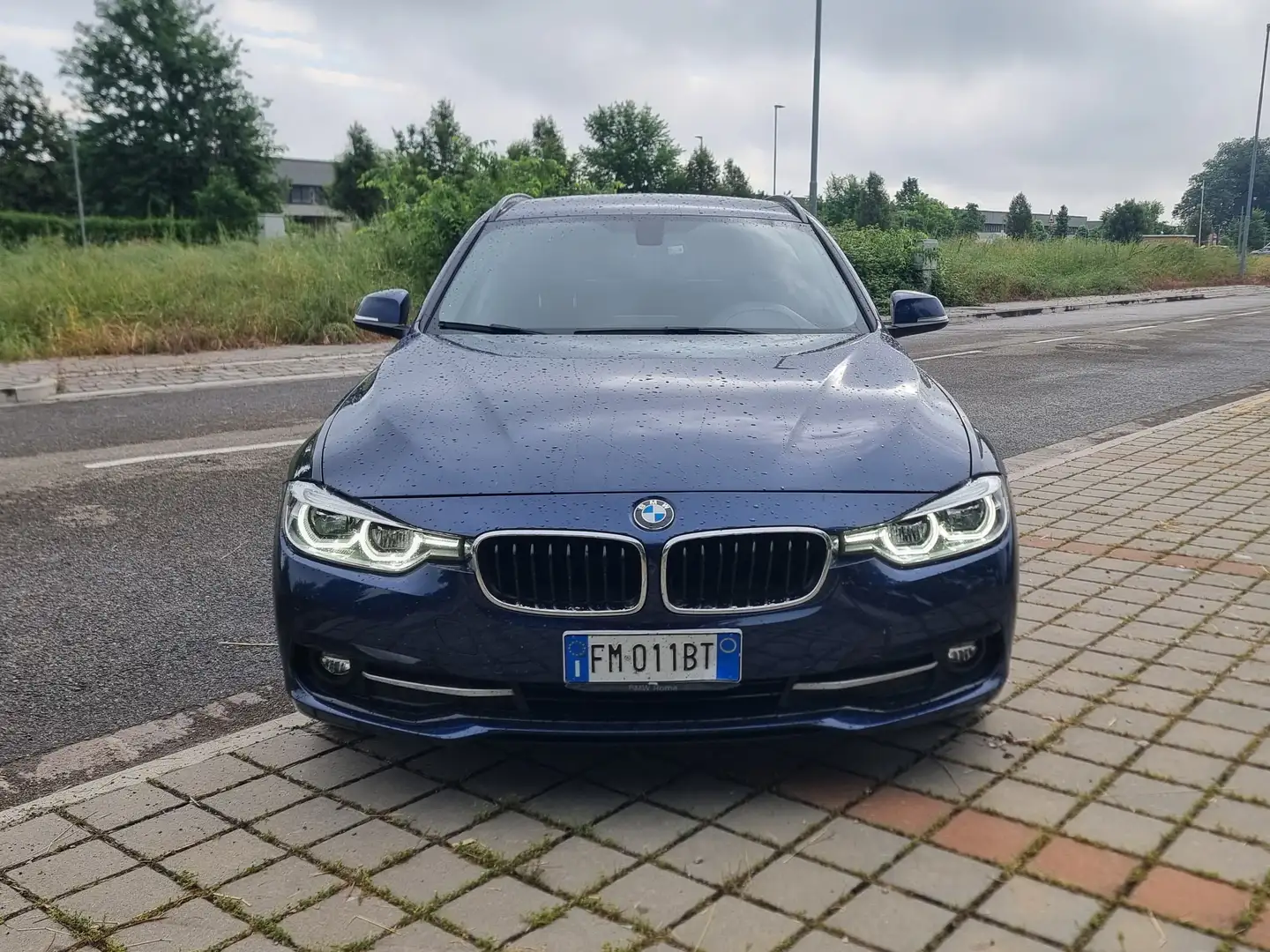 BMW 320 320d Touring Sport auto Blu/Azzurro - 2