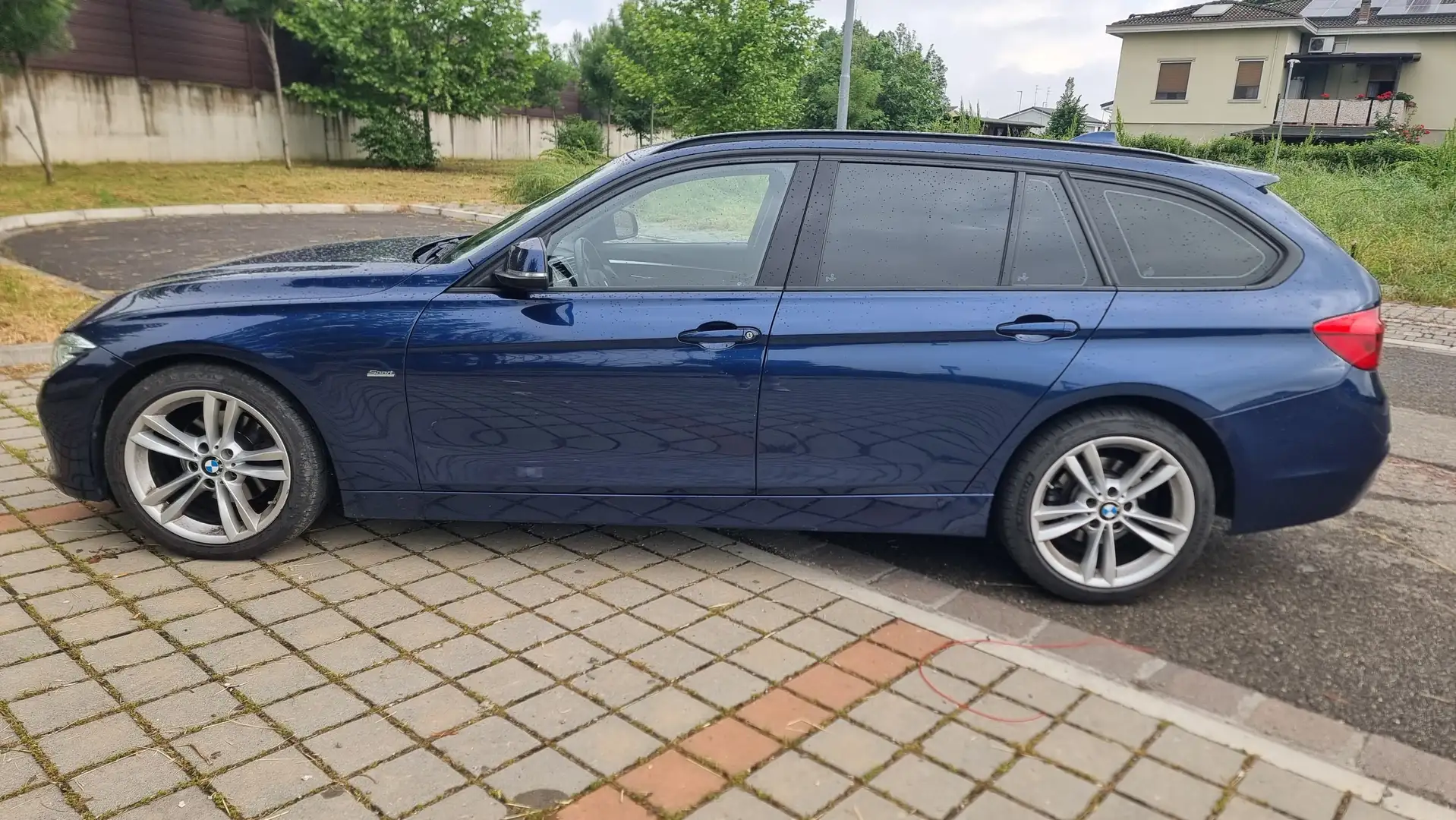 BMW 320 320d Touring Sport auto Blu/Azzurro - 1