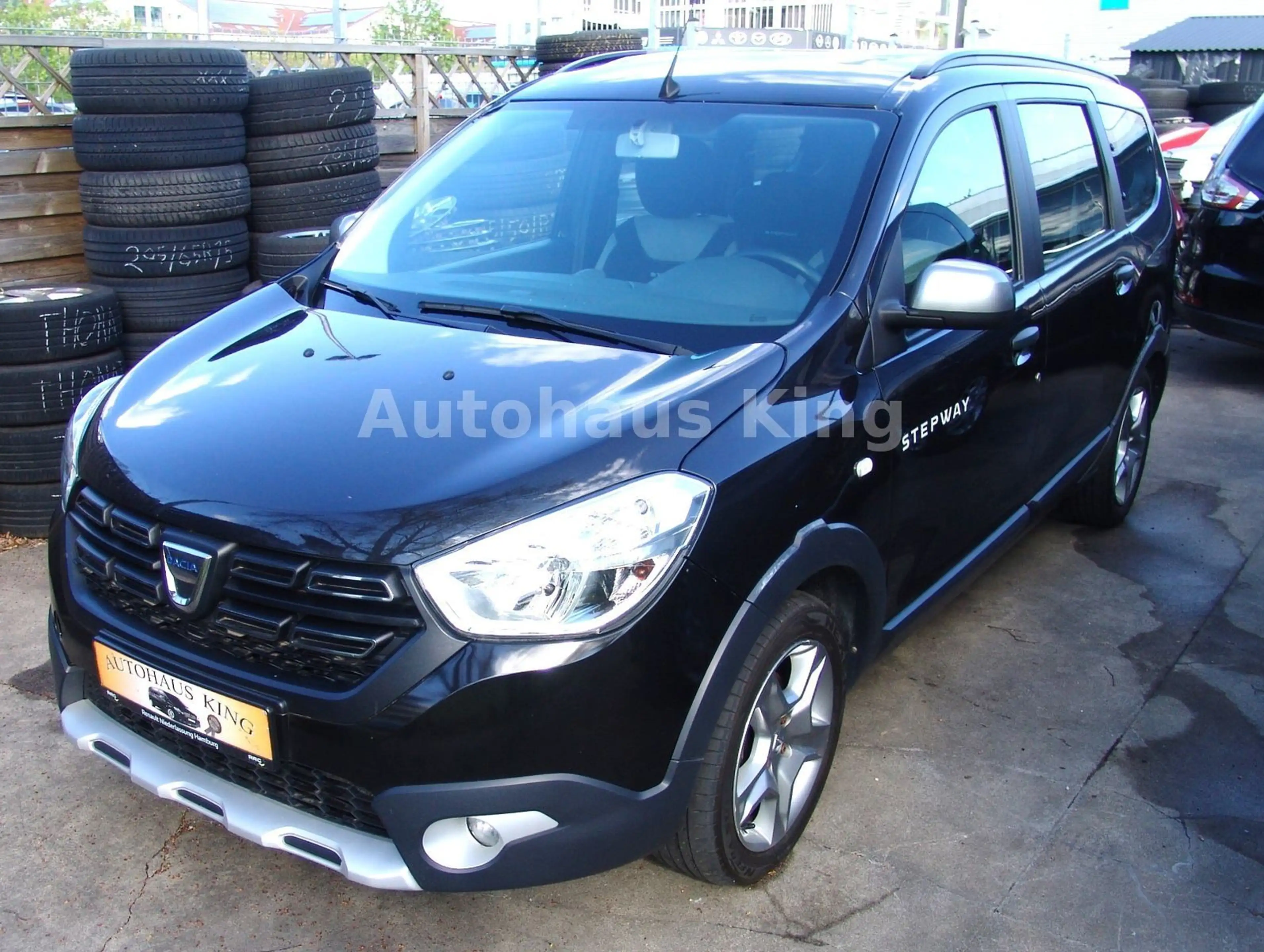Dacia Lodgy Stepway Selection-7Si/ NAVI/Modellpf — photo 2