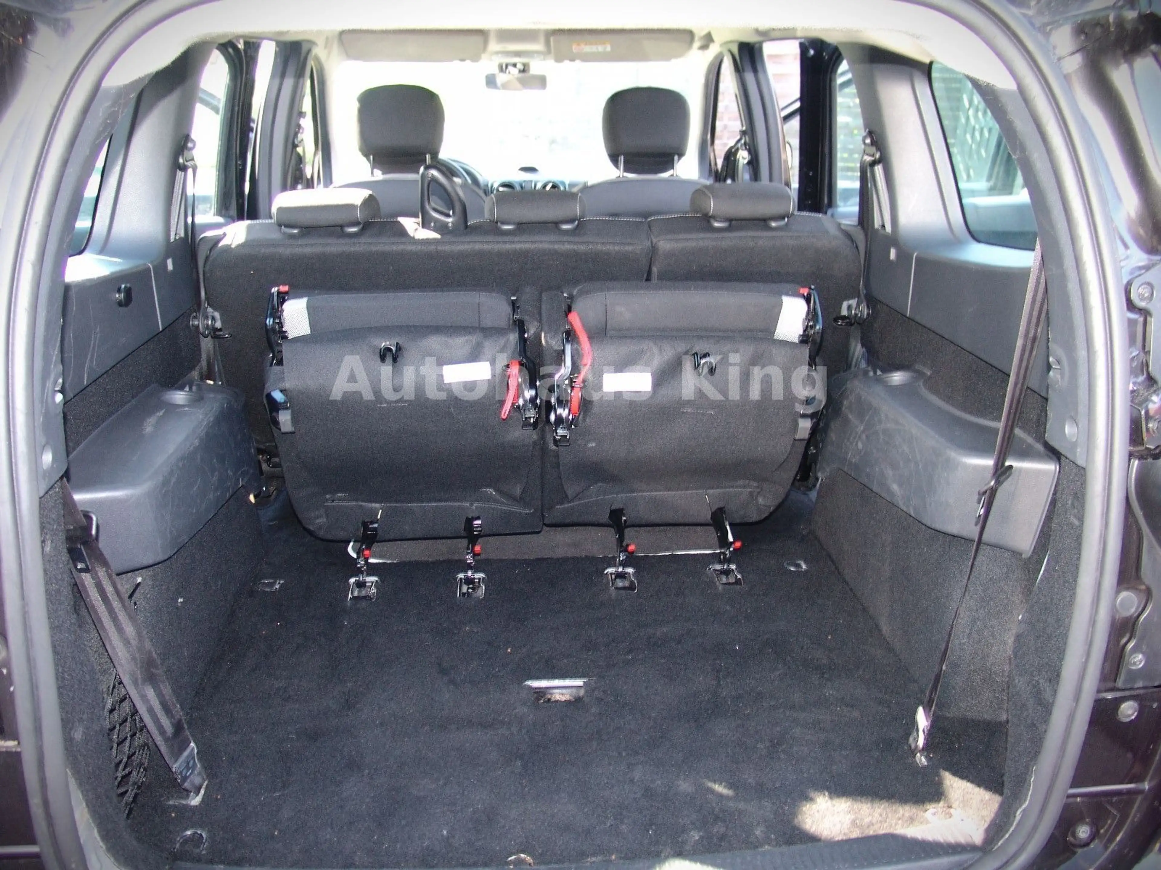 Dacia Lodgy Stepway Selection-7Si/ NAVI/Modellpf — photo 14