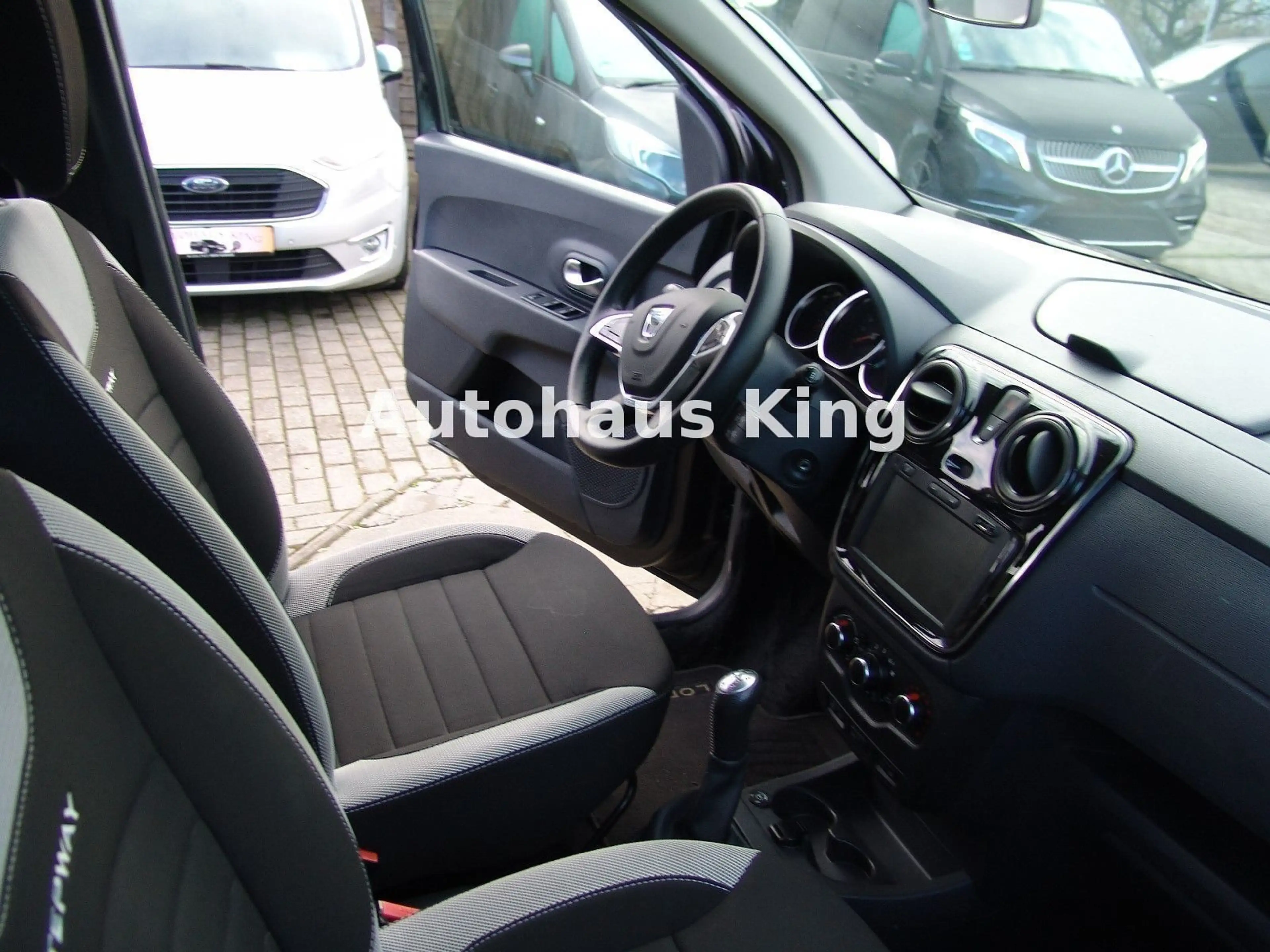 Dacia Lodgy Stepway Selection-7Si/ NAVI/Modellpf — photo 6