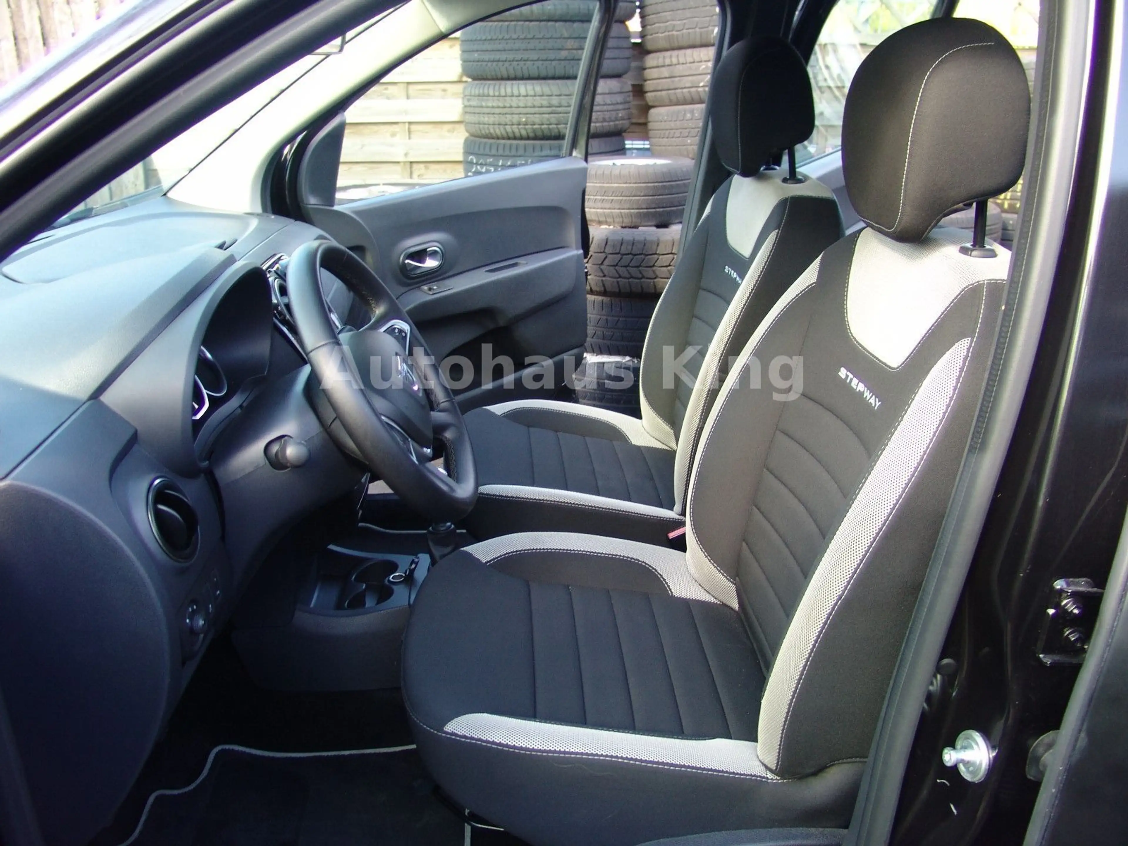 Dacia Lodgy Stepway Selection-7Si/ NAVI/Modellpf — photo 7