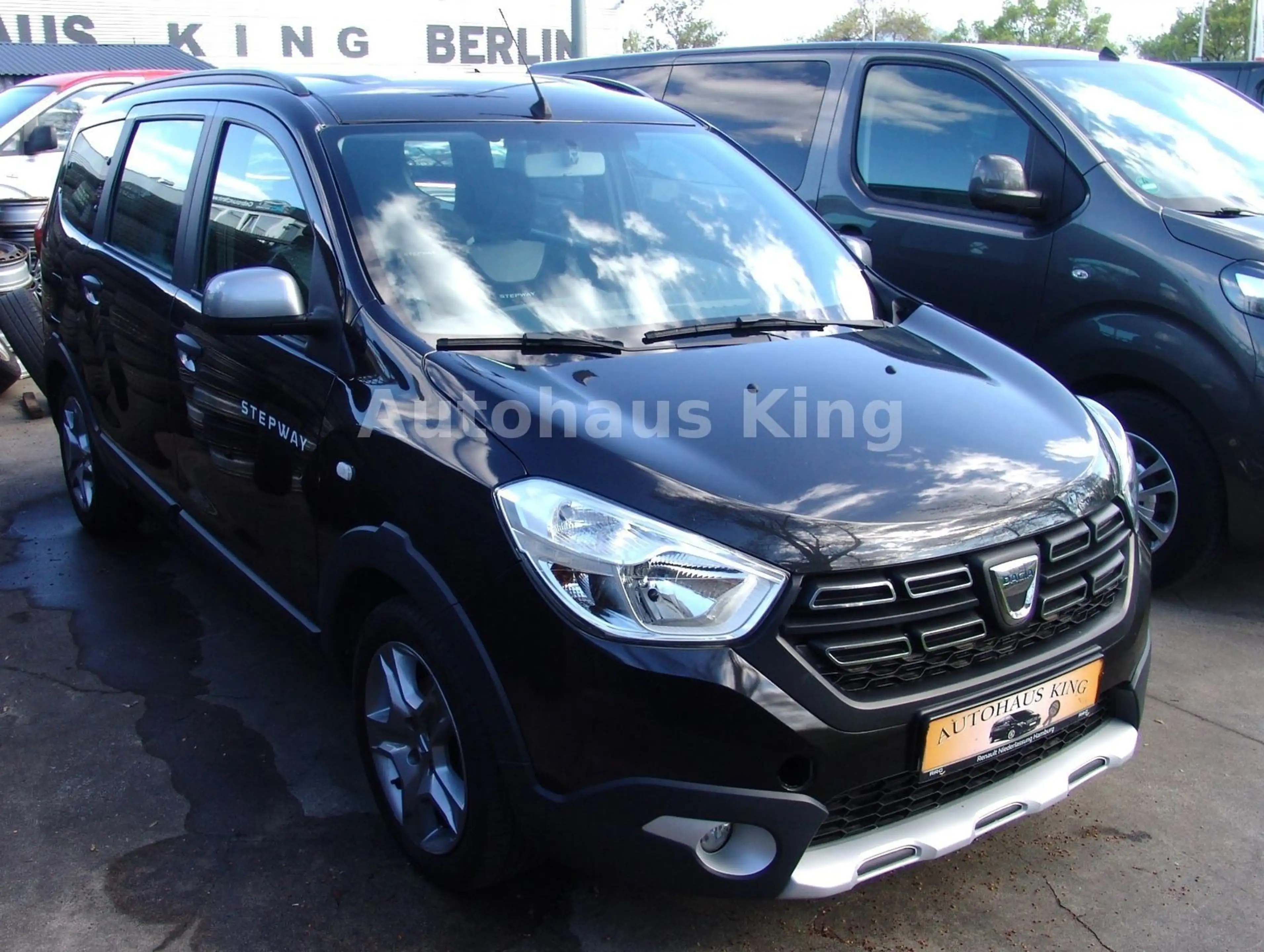 Dacia Lodgy Stepway Selection-7Si/ NAVI/Modellpf