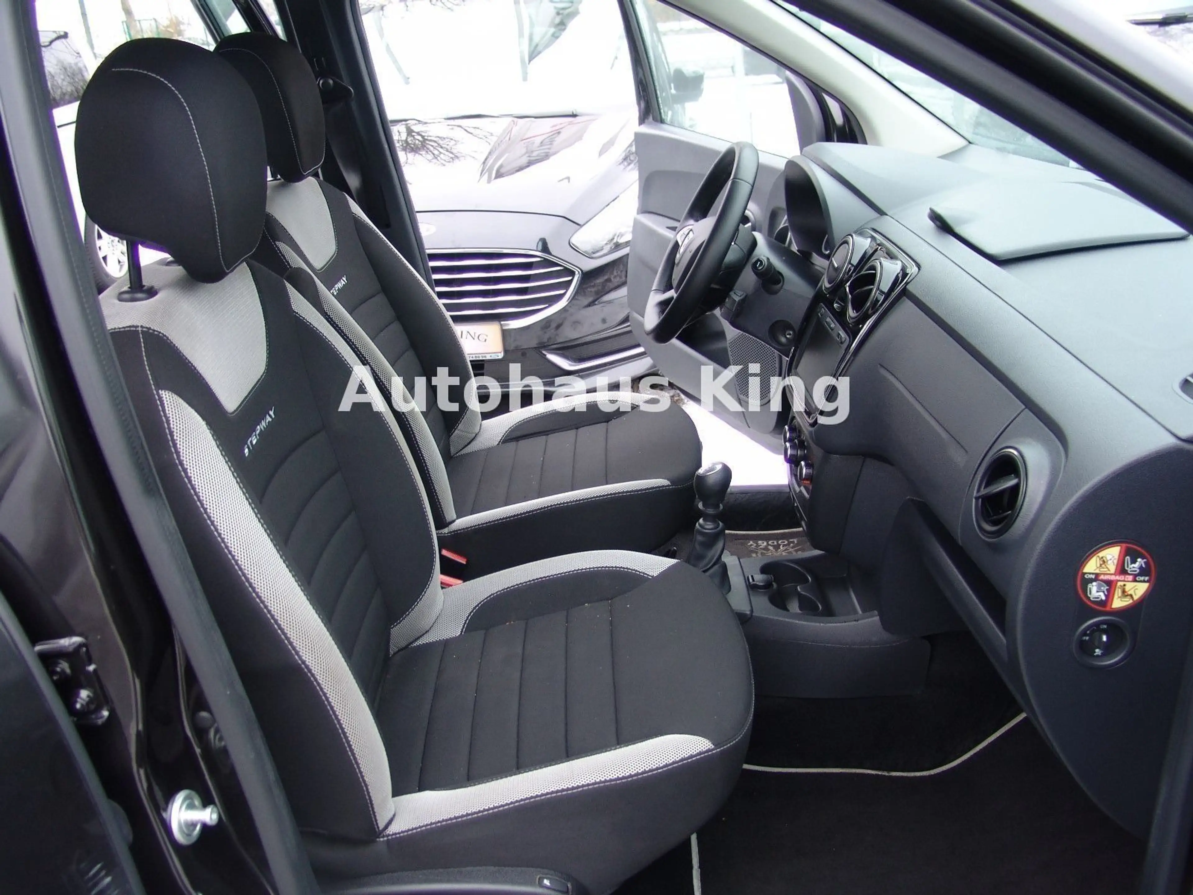 Dacia Lodgy Stepway Selection-7Si/ NAVI/Modellpf — photo 5