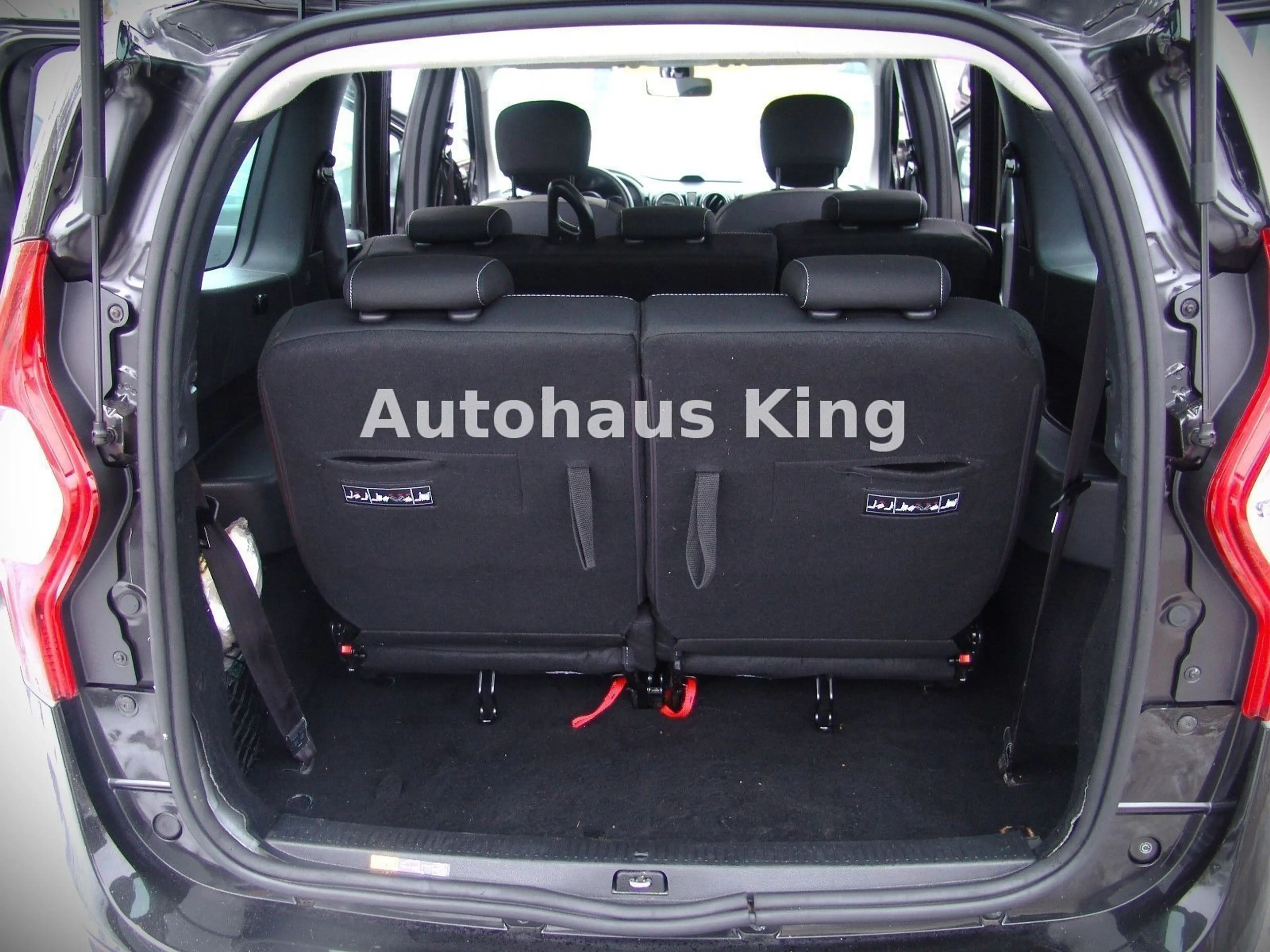 Dacia Lodgy Stepway Selection-7Si/ NAVI/Modellpf — photo 15