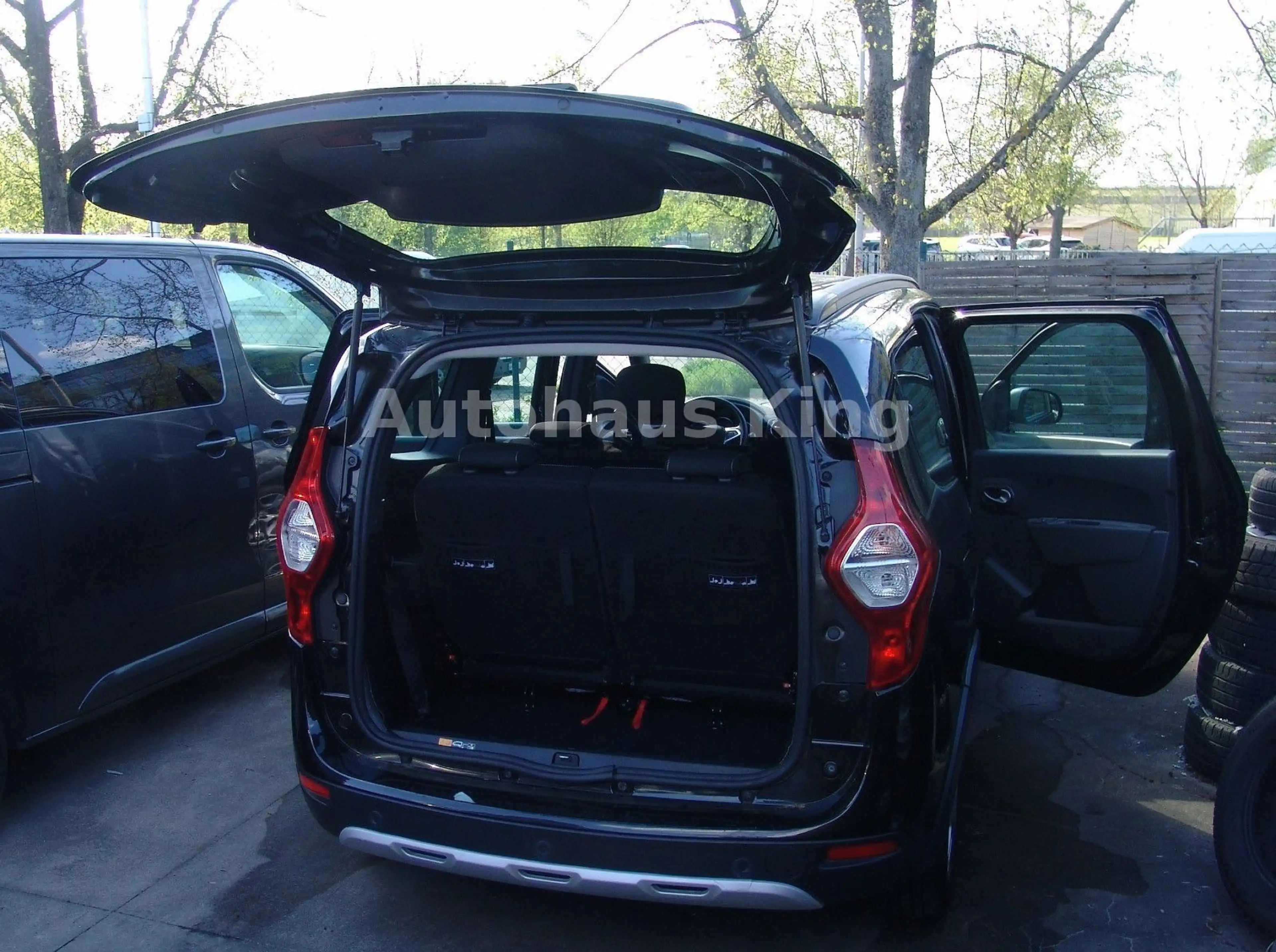 Dacia Lodgy Stepway Selection-7Si/ NAVI/Modellpf — photo 3