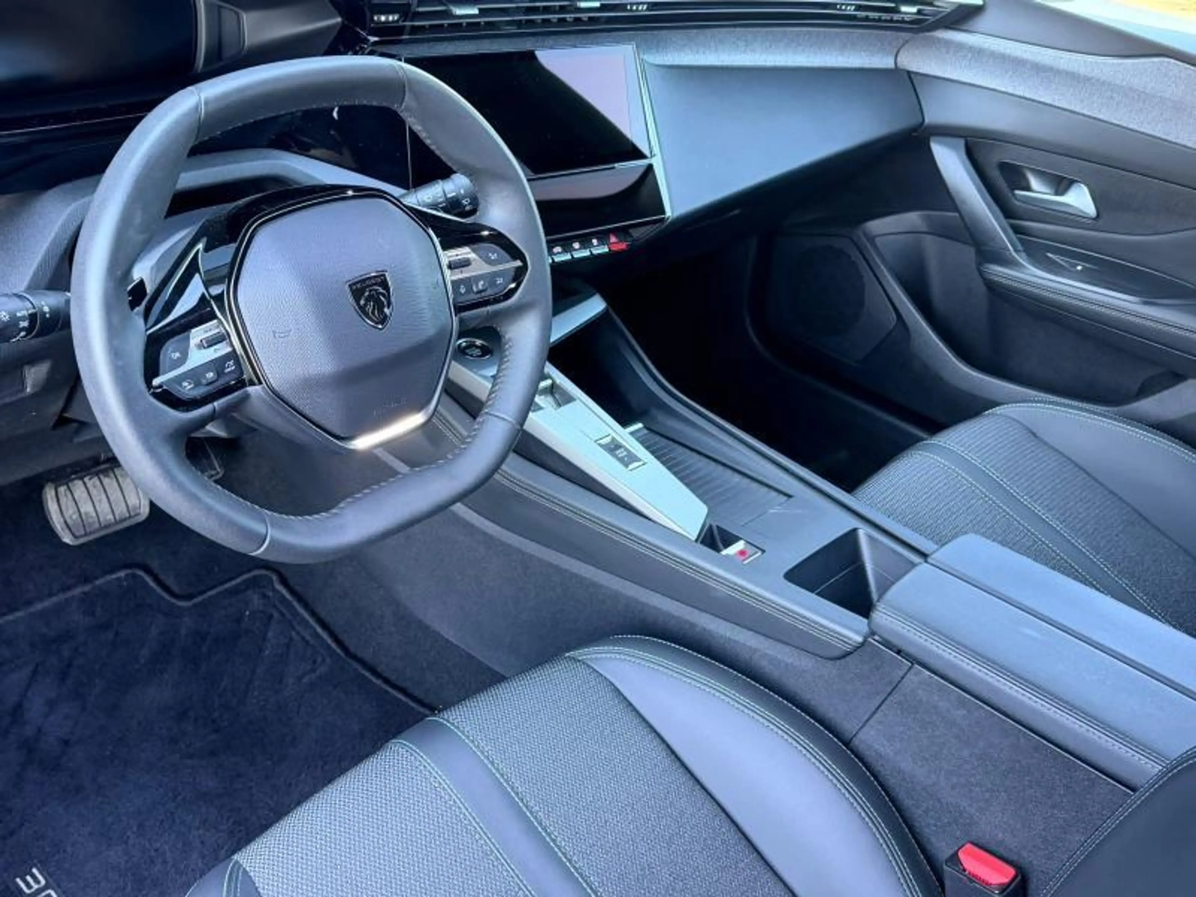Peugeot 308 Allure / MHEV / E-DSC6 — photo 6