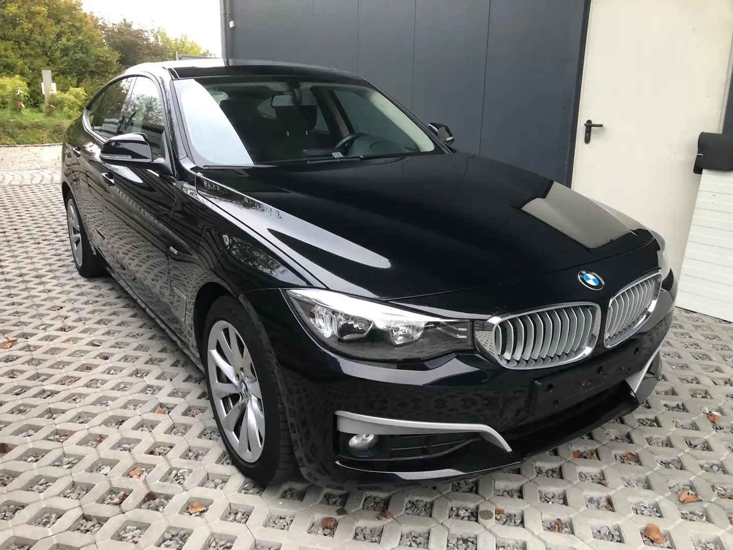 BMW 320 Gran Turismo 320 d EU6 Schwarz - 1