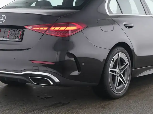 Mercedes-Benz C-Class view 4