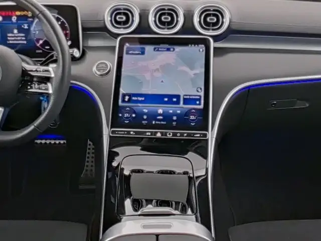 Mercedes-Benz C-Class view 8