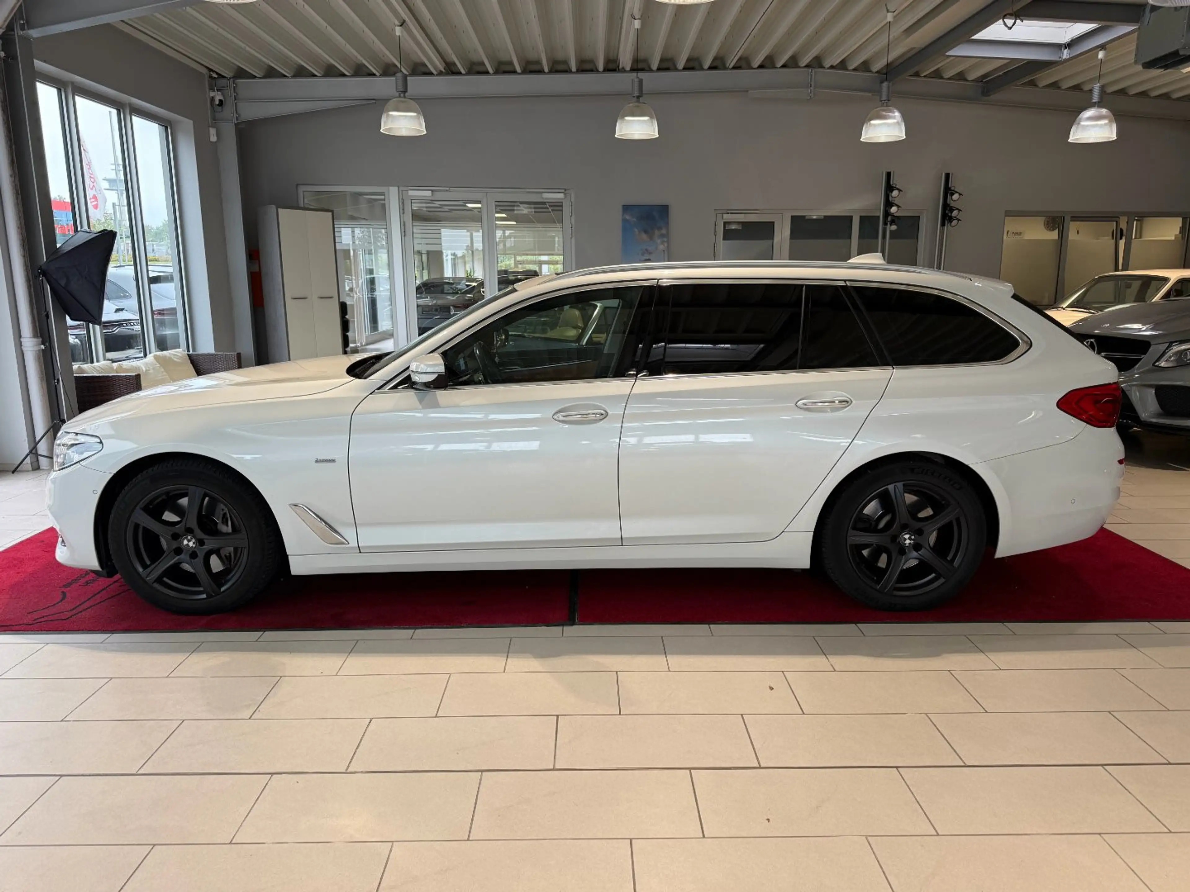 BMW 540 i xDrive Luxury Line*PANORAMA*AHK — photo 4