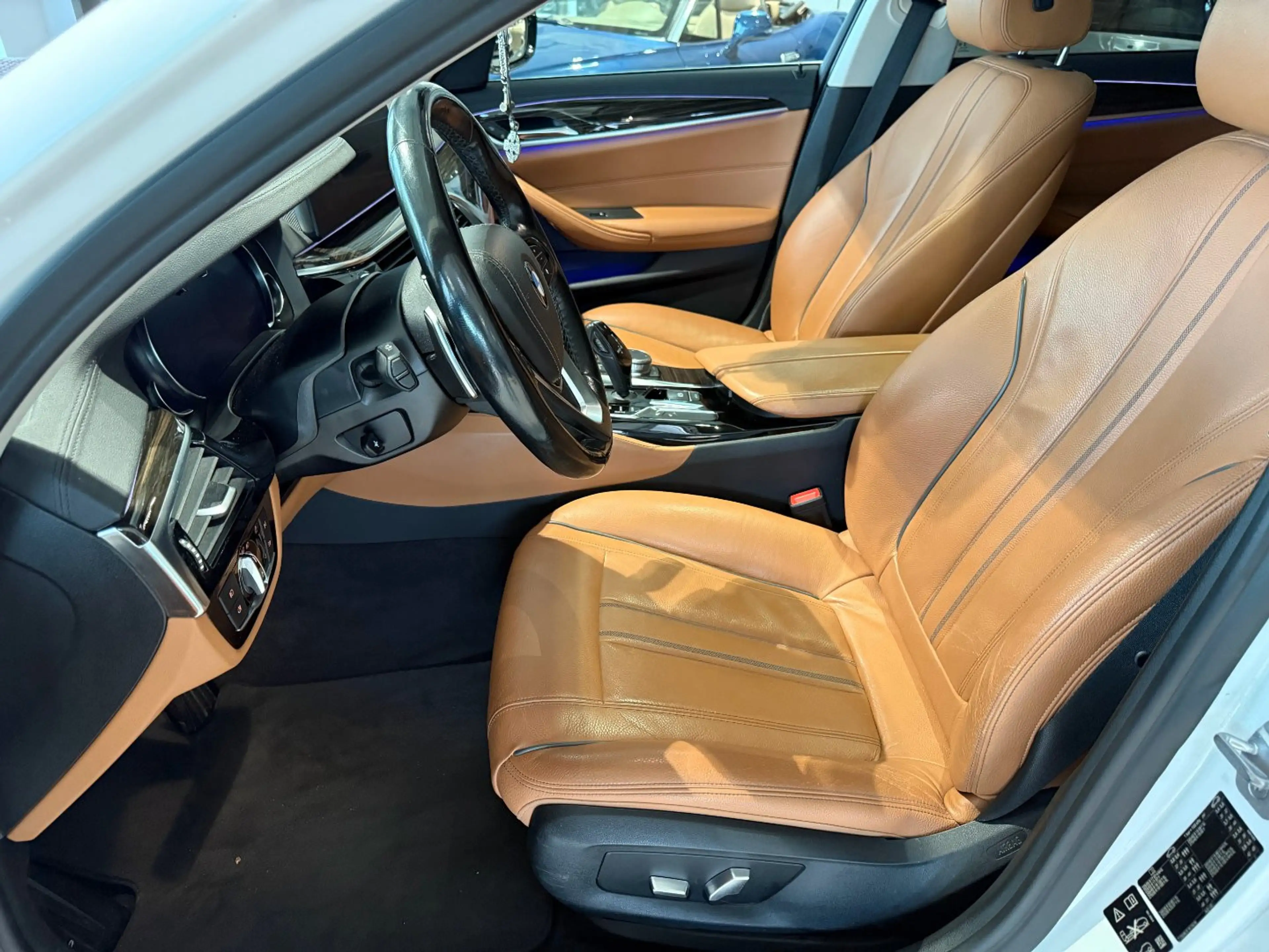 BMW 540 i xDrive Luxury Line*PANORAMA*AHK — photo 11