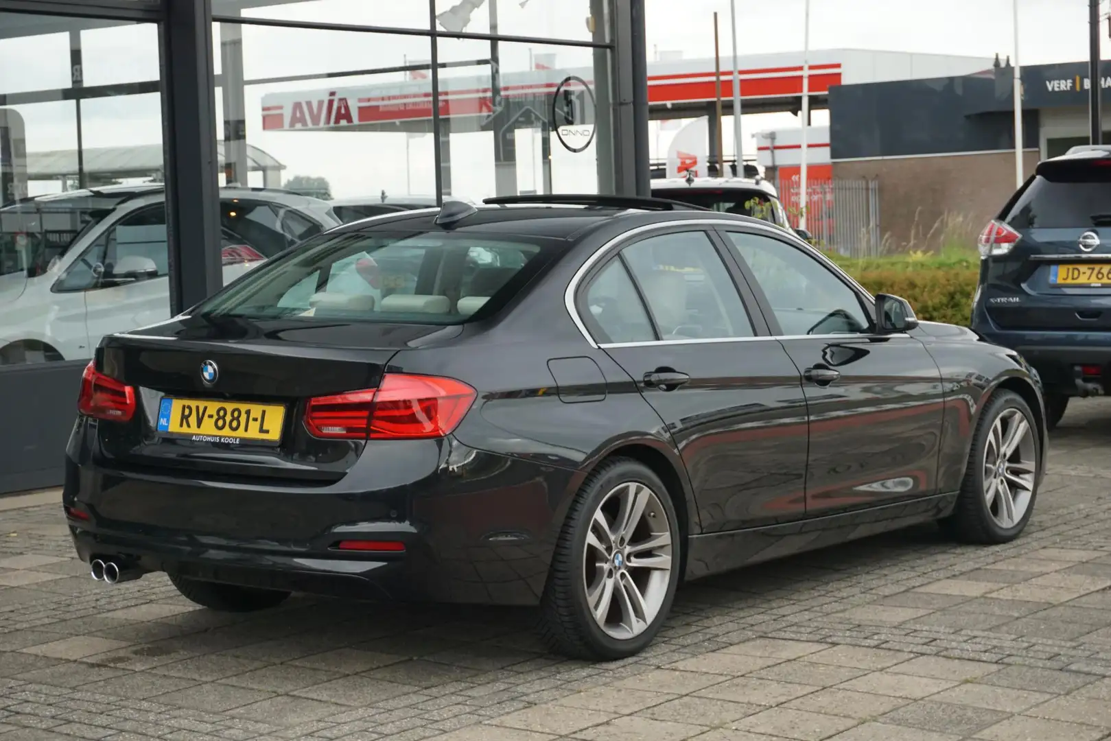 BMW 320 3-serie 320i Corporate Lease High Executive | LCI Negro - 2