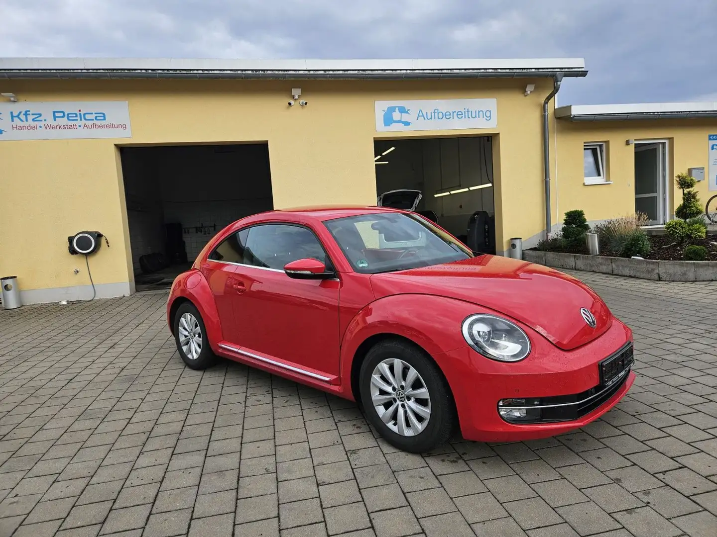 Volkswagen Beetle Design*Xenon*Sitzheizung*8-fach Bereift Rot - 1