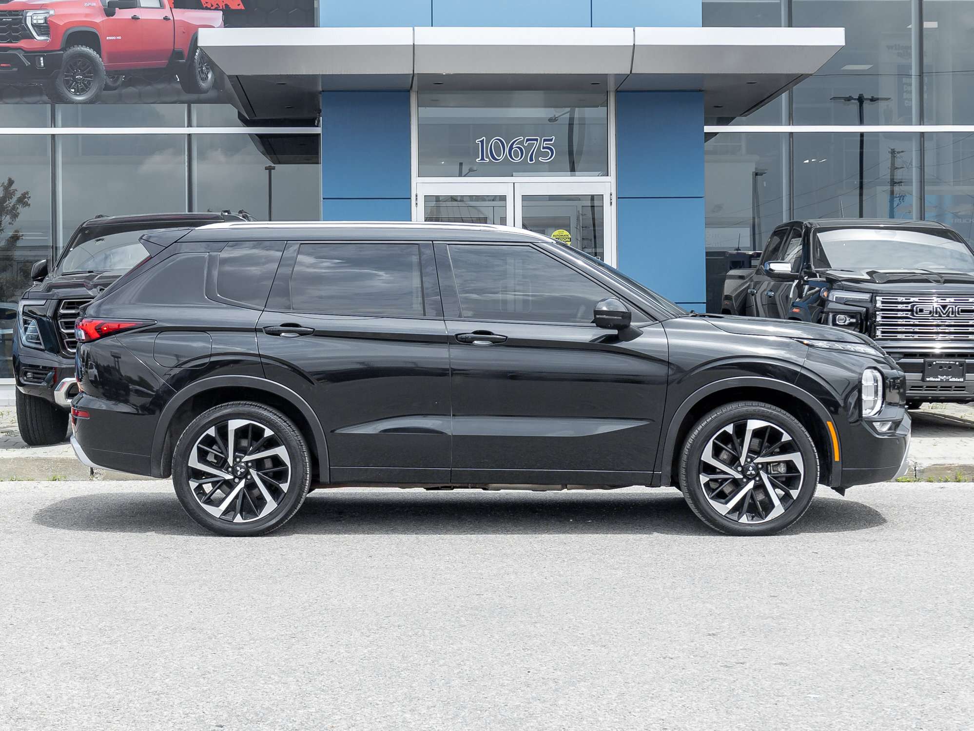 used 2025 Mitsubishi Outlander car, priced at $43,795