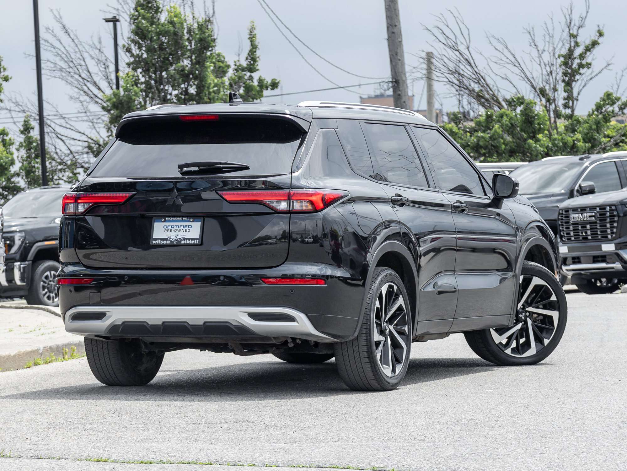 used 2025 Mitsubishi Outlander car, priced at $43,795