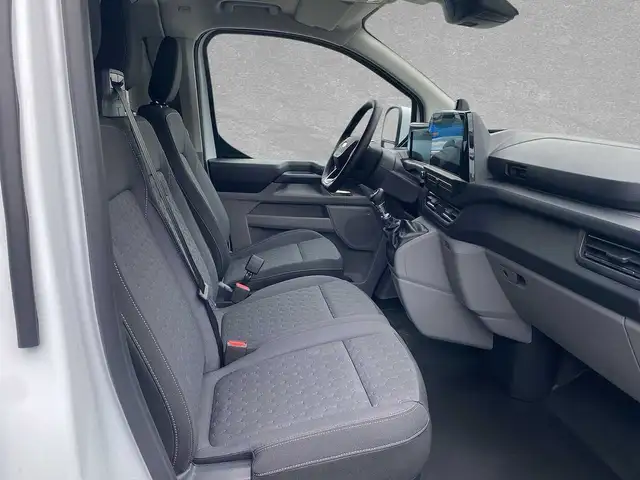 Ford Transit Custom view 3