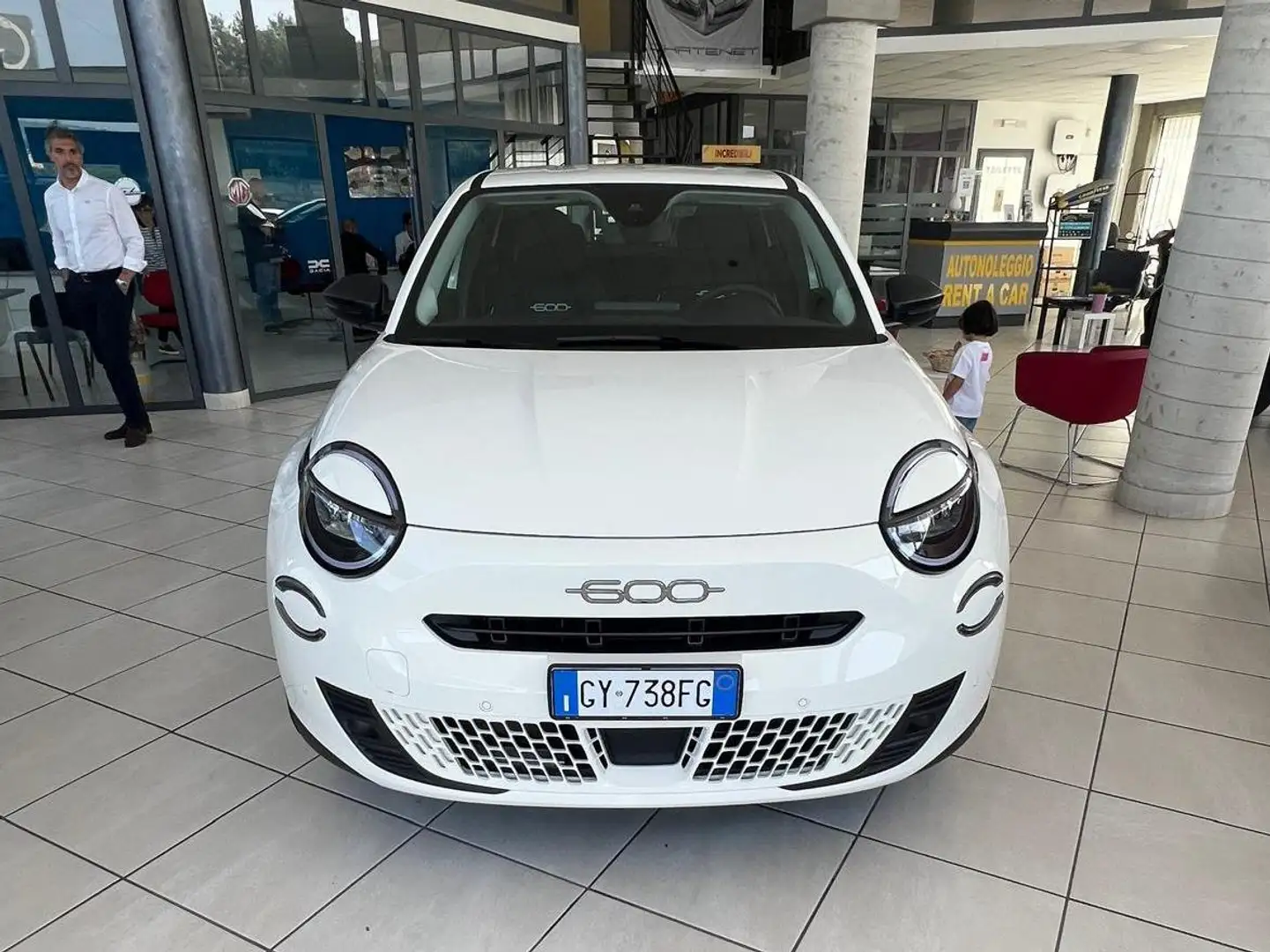 Fiat 600 600 IV 2023 1.2 hybrid 110cv auto Bianco - 1
