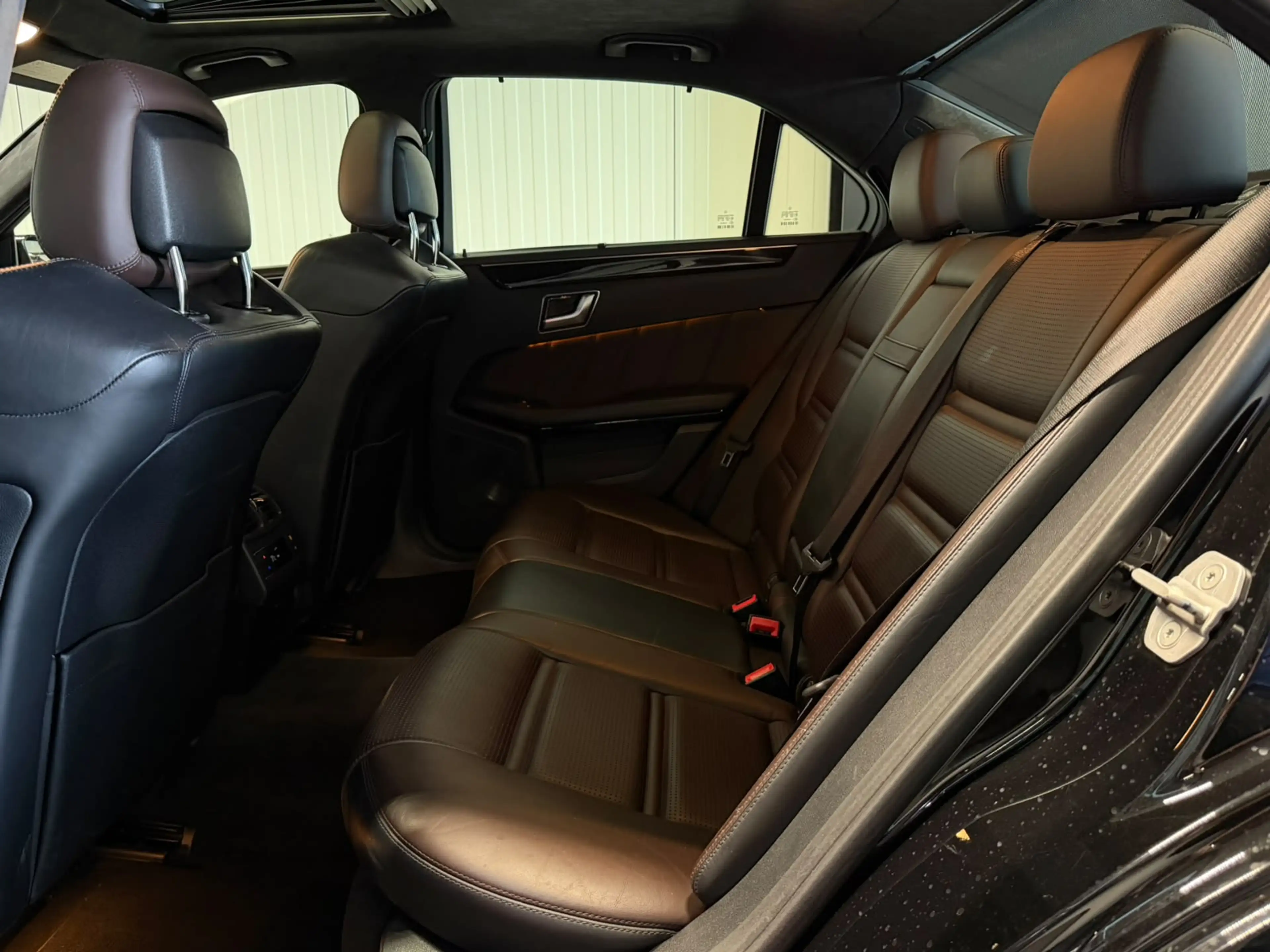 Mercedes-Benz E 63 AMG 558PK Performance Package Carbon Schuifdak Designo — photo 20