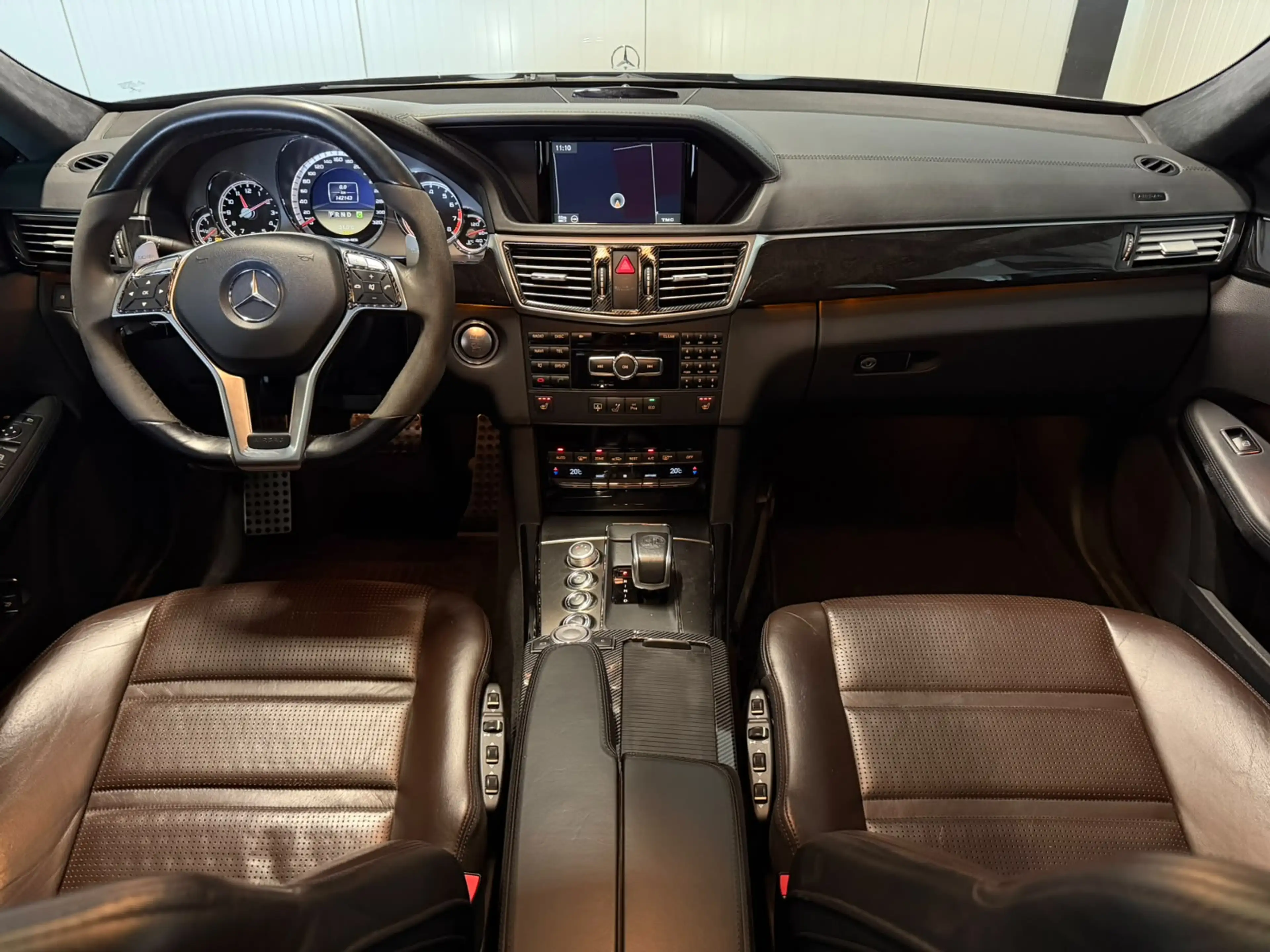 Mercedes-Benz E 63 AMG 558PK Performance Package Carbon Schuifdak Designo — photo 21