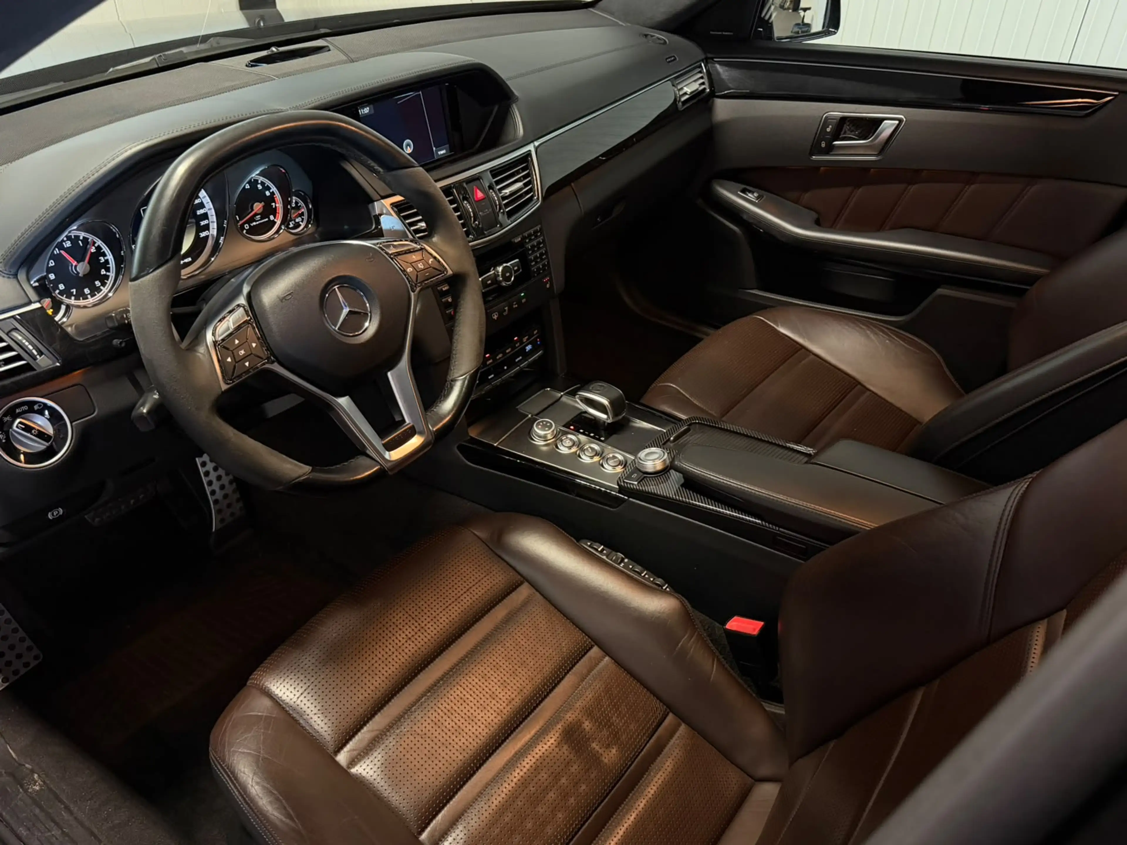Mercedes-Benz E 63 AMG 558PK Performance Package Carbon Schuifdak Designo — photo 18