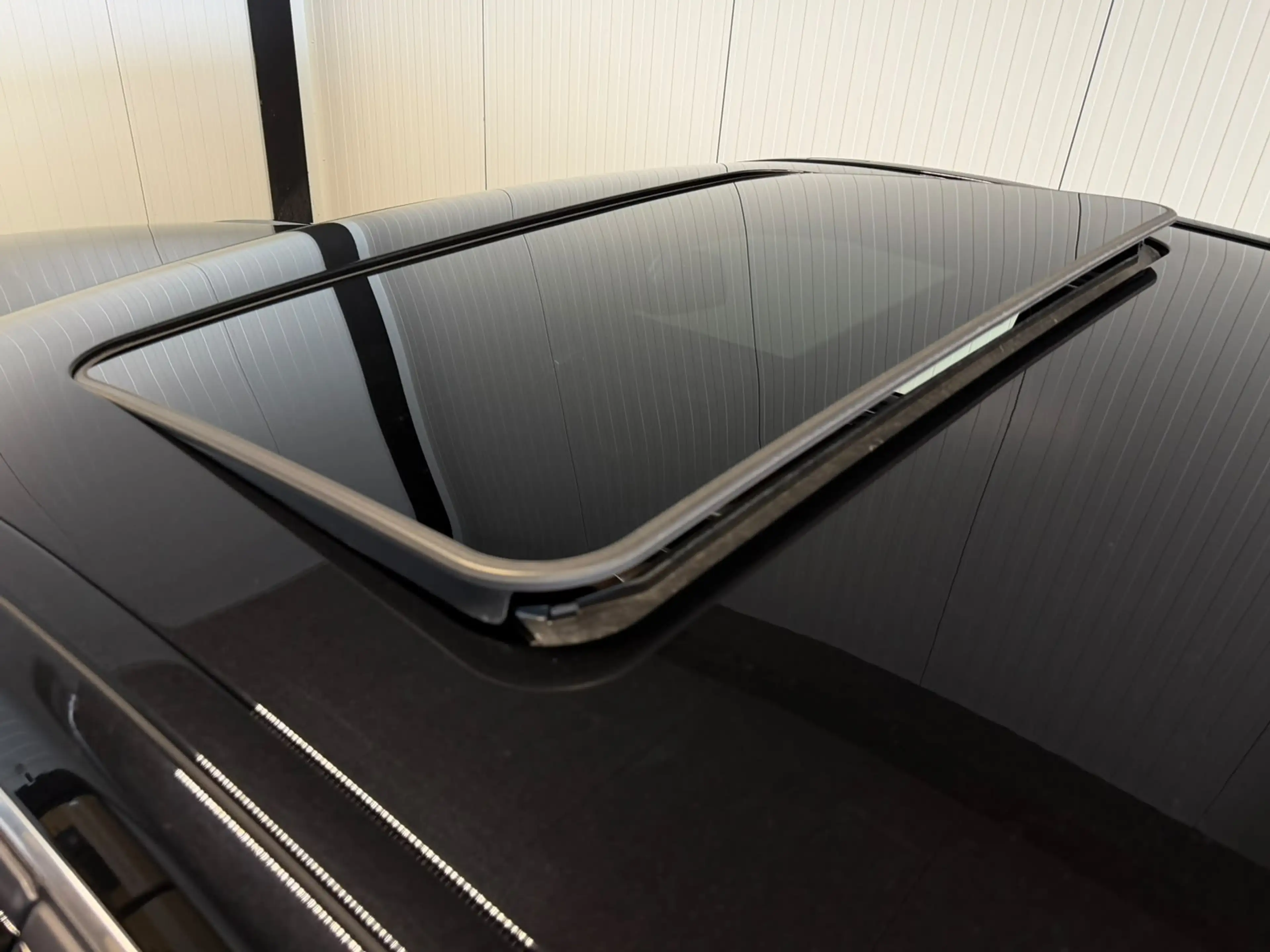 Mercedes-Benz E 63 AMG 558PK Performance Package Carbon Schuifdak Designo — photo 3