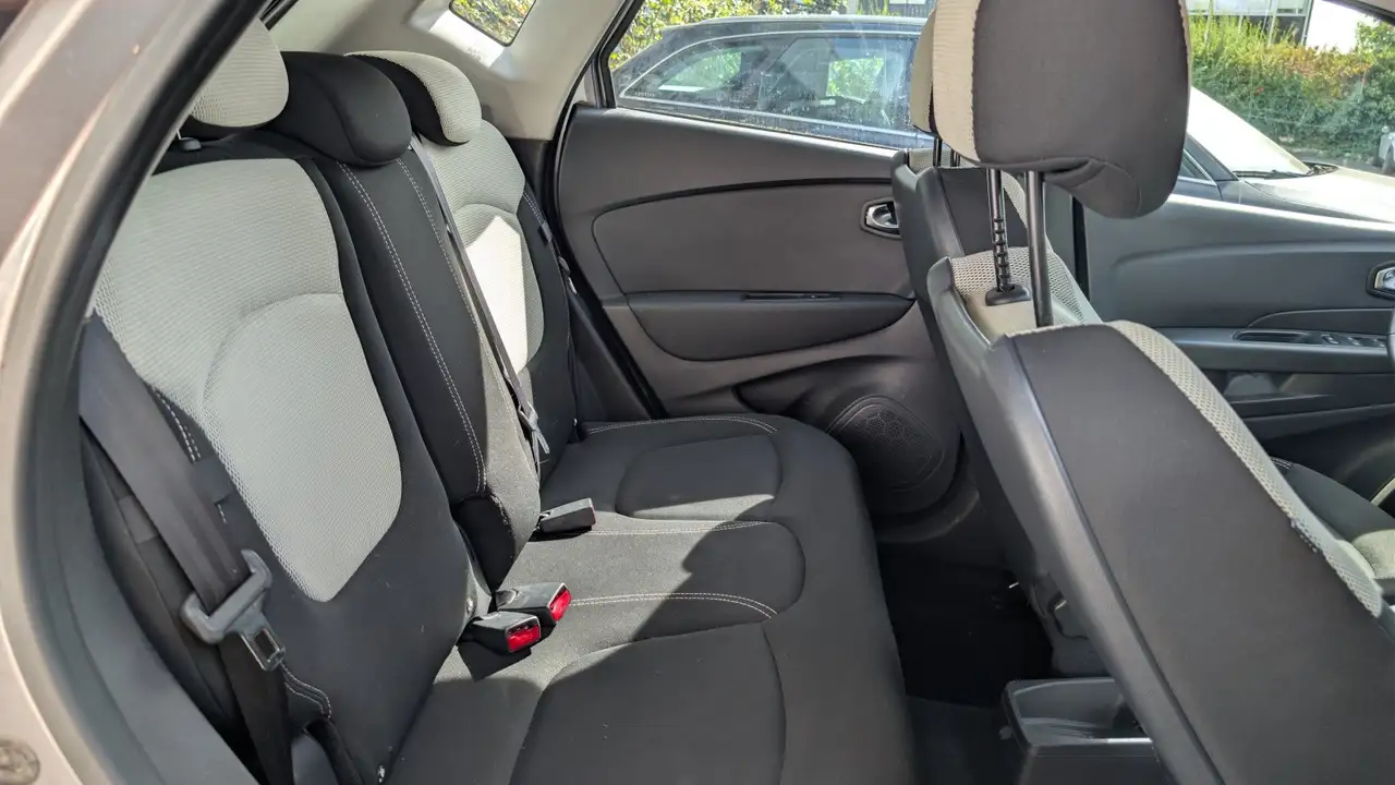 Renault Captur — photo 14