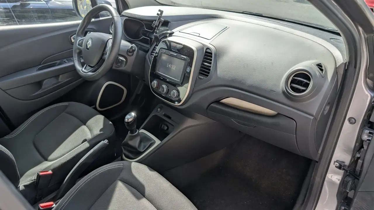 Renault Captur — photo 12