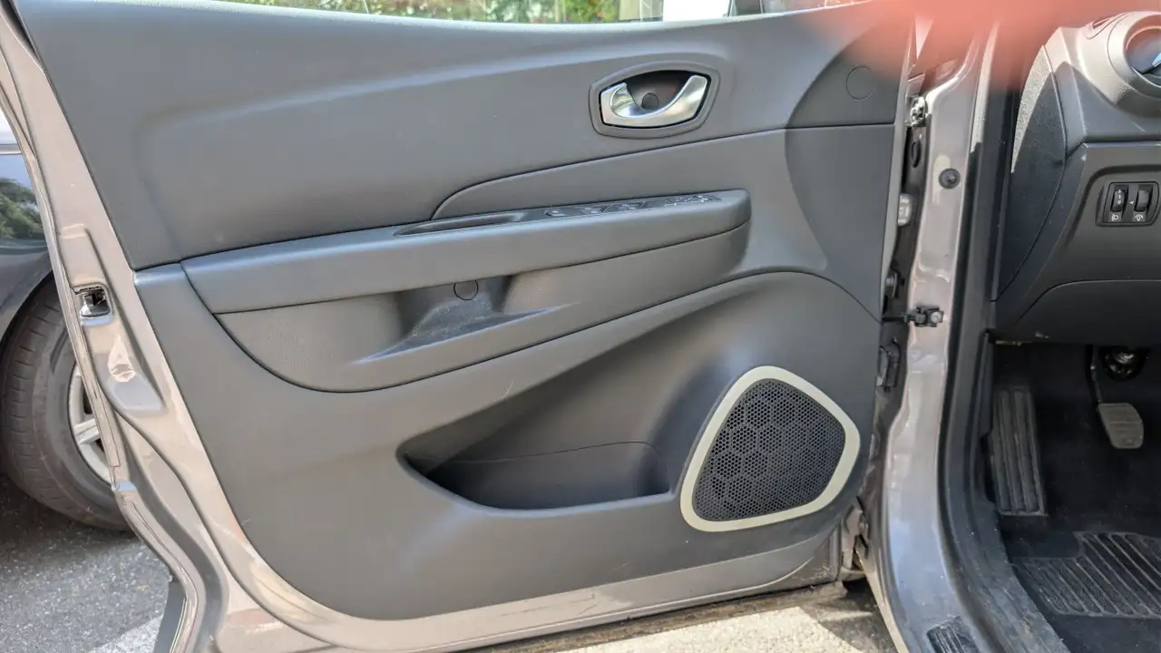 Renault Captur — photo 11