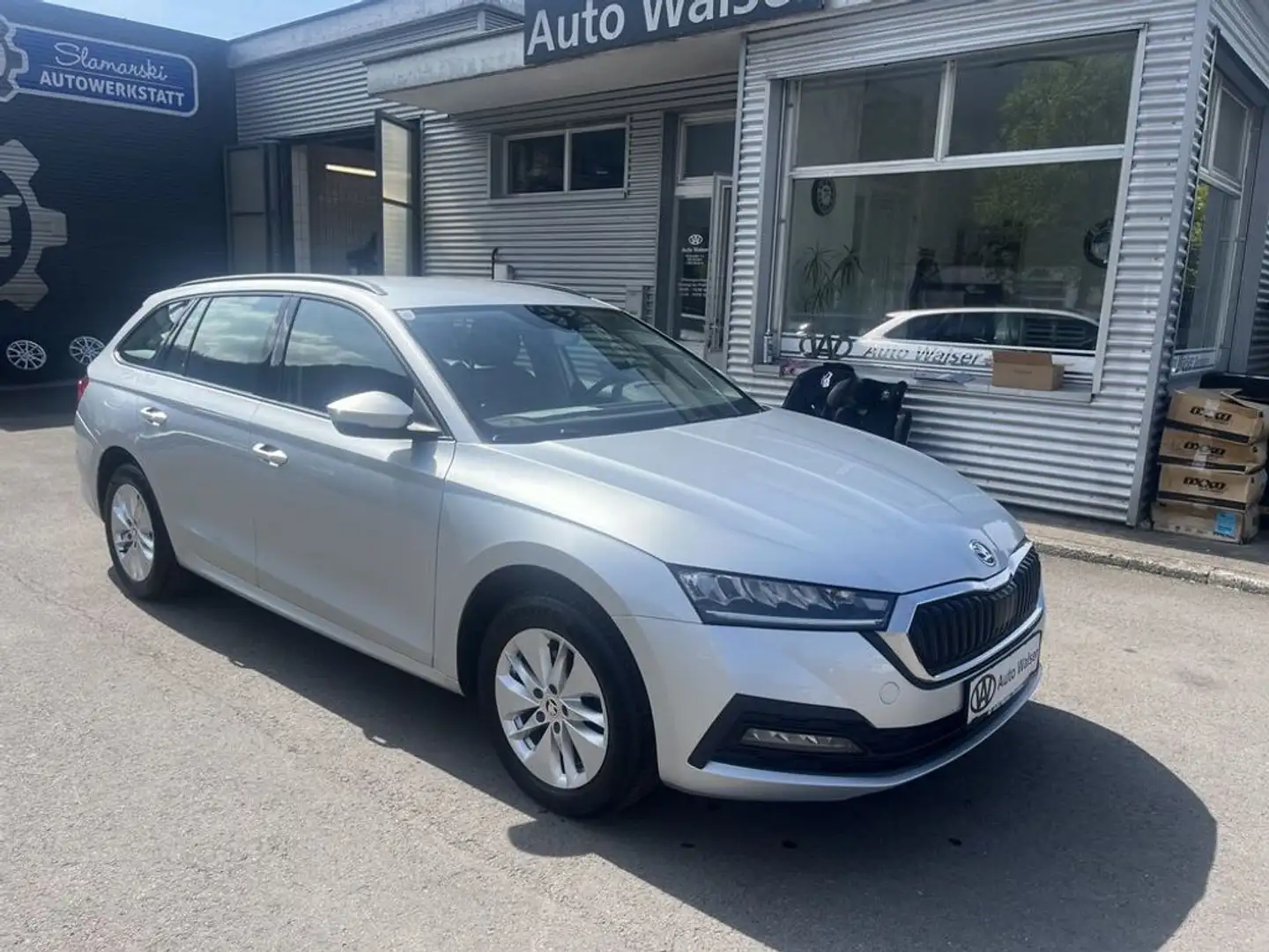 Skoda Octavia Combi Amition 4x4 DSG 2,0 TDI Zilver - 2